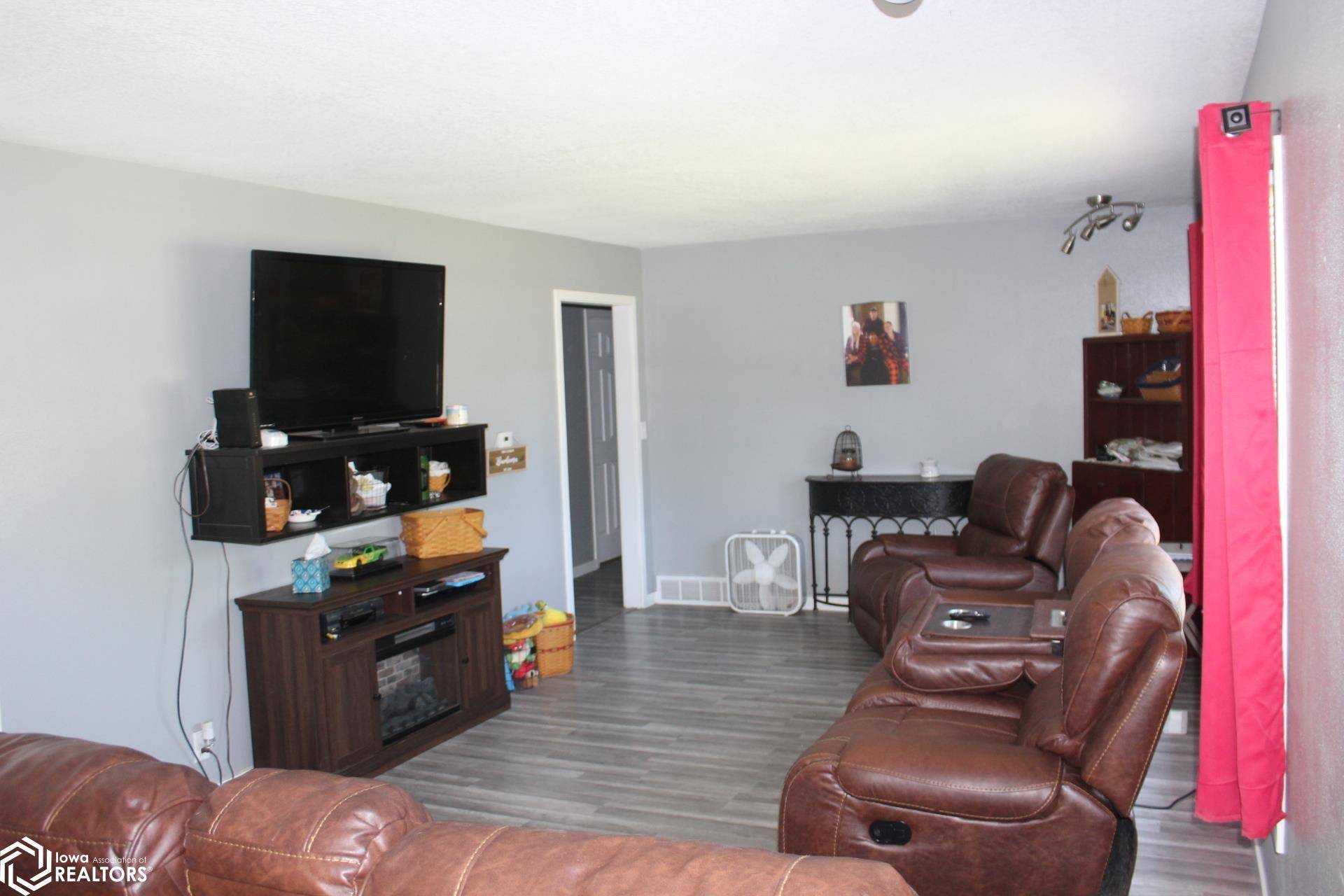 Garner, IA 50438,1315 Maben Ave