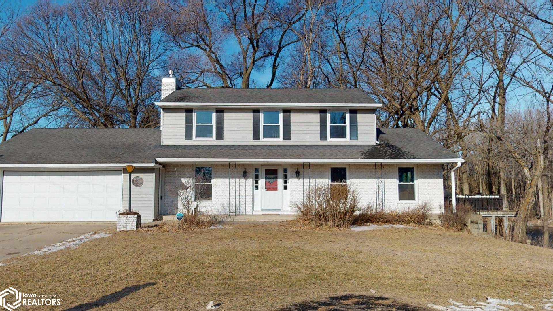 Mason City, IA 50401,104 N Illinois Ave