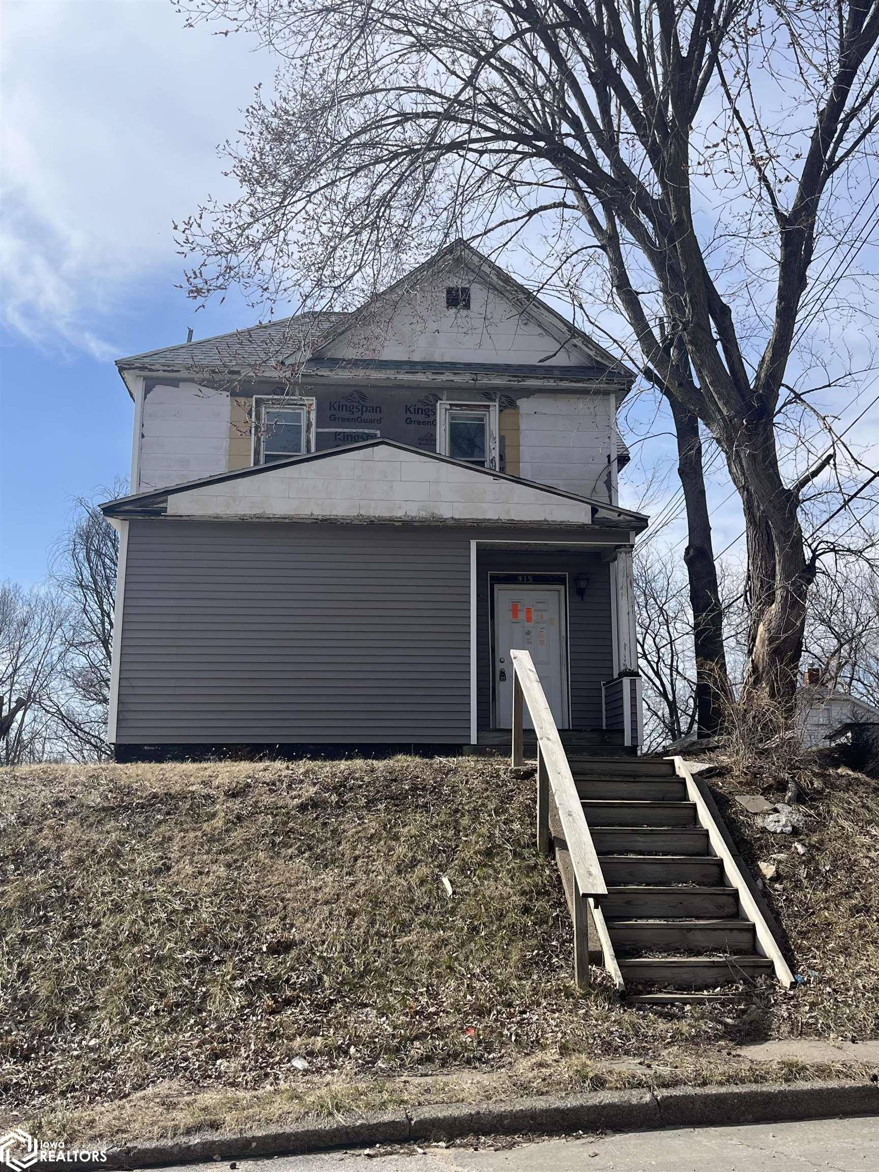 Burlington, IA 52601,915 Wells St