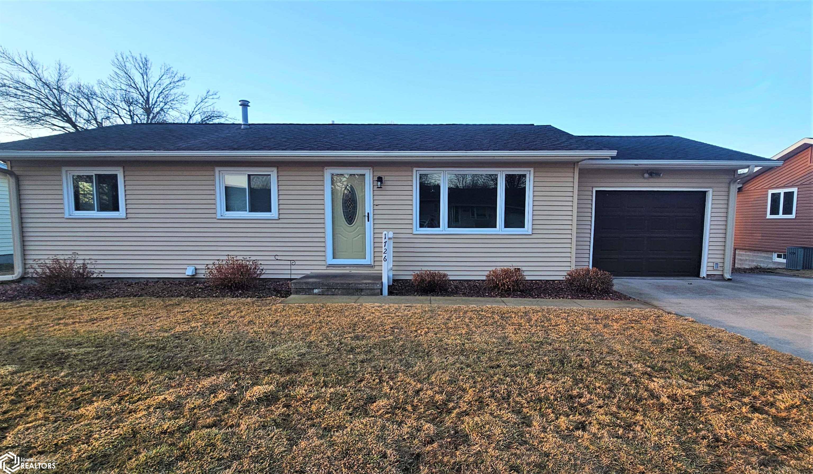 Algona, IA 50511,1726 E Walnut St