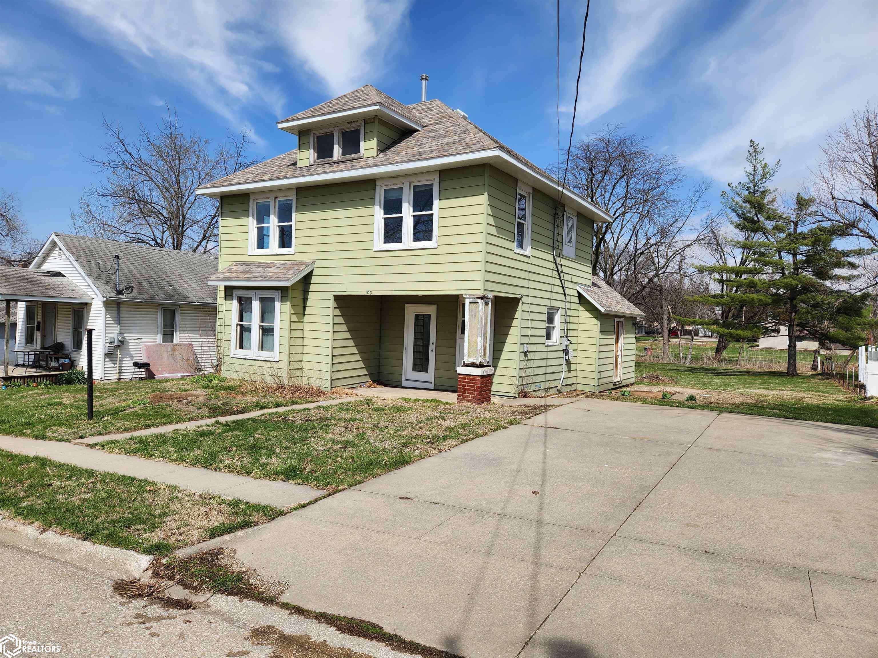 Tama, IA 52339,109 E 10th St
