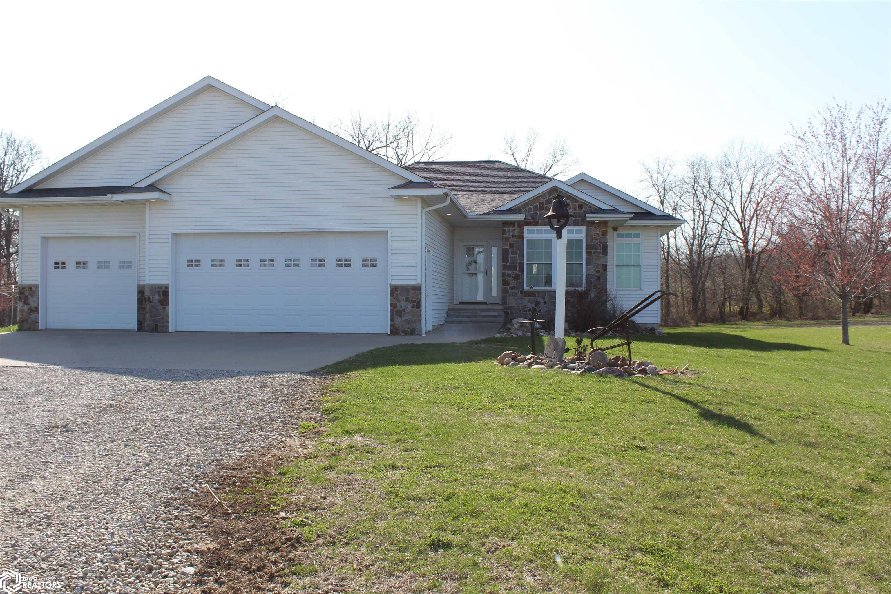 Floris, IA 52560,10405 Floris Rd