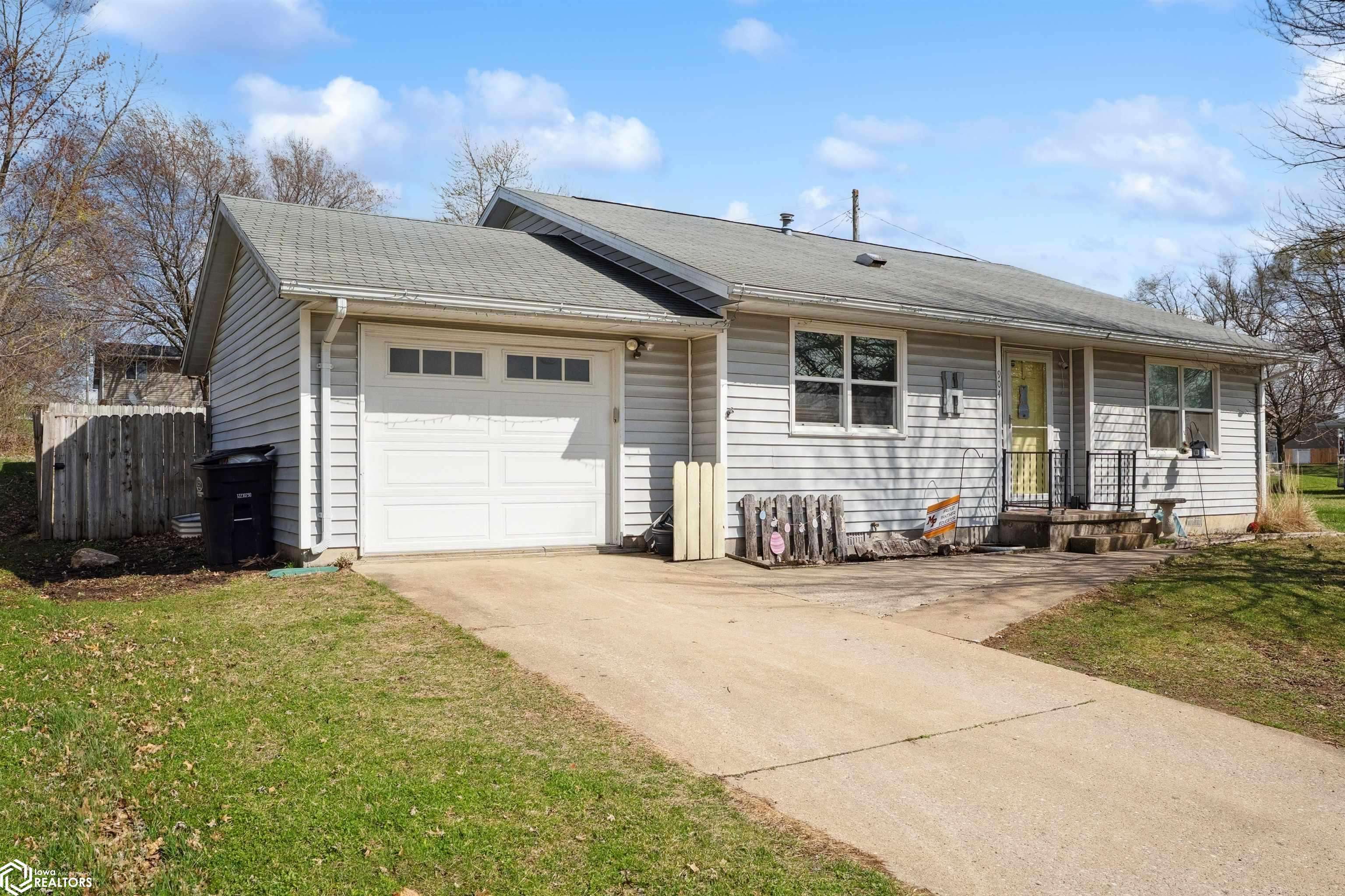 Mount Pleasant, IA 52641,904 S Adams St