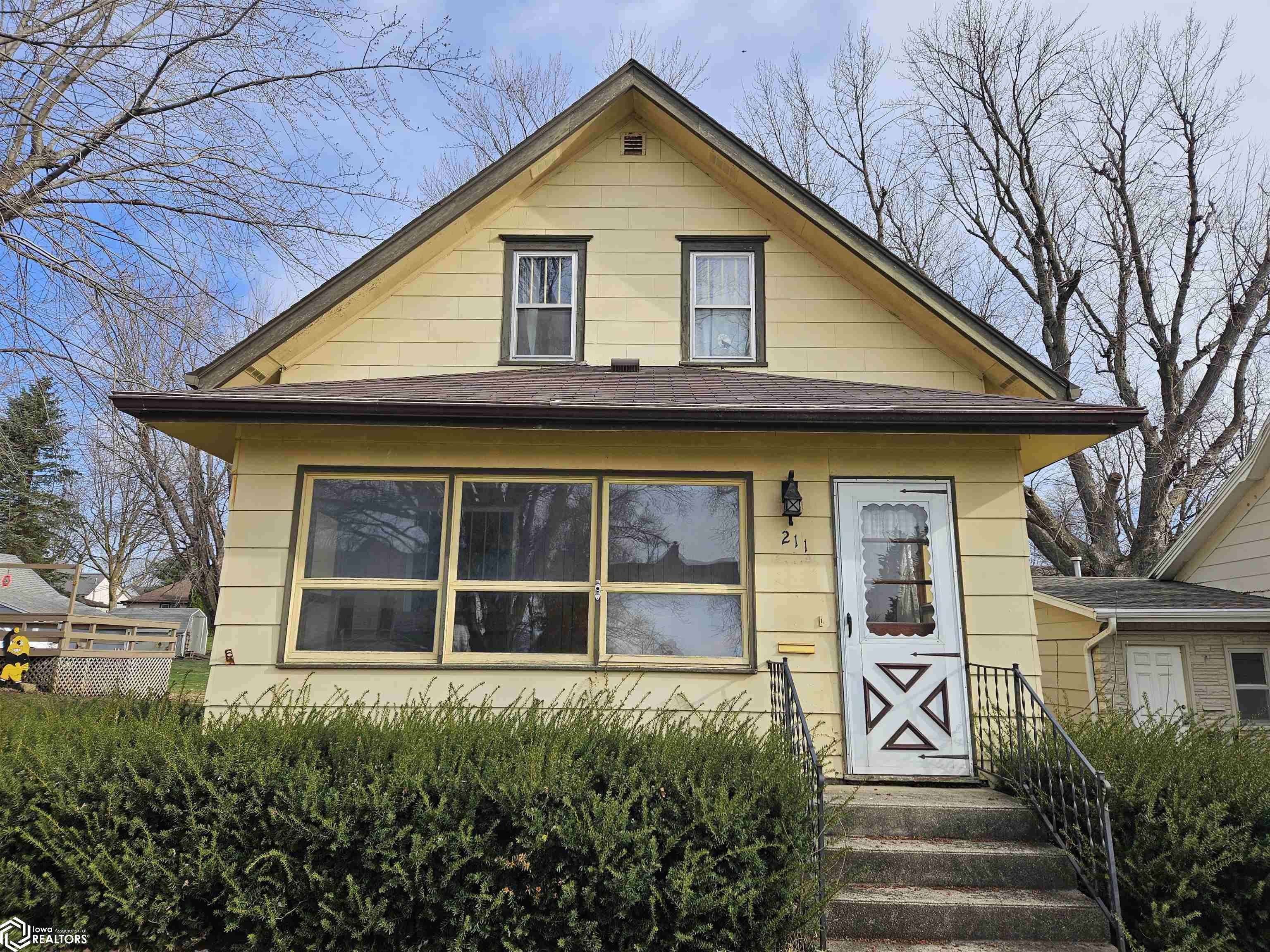 Manning, IA 51455,211 2nd St