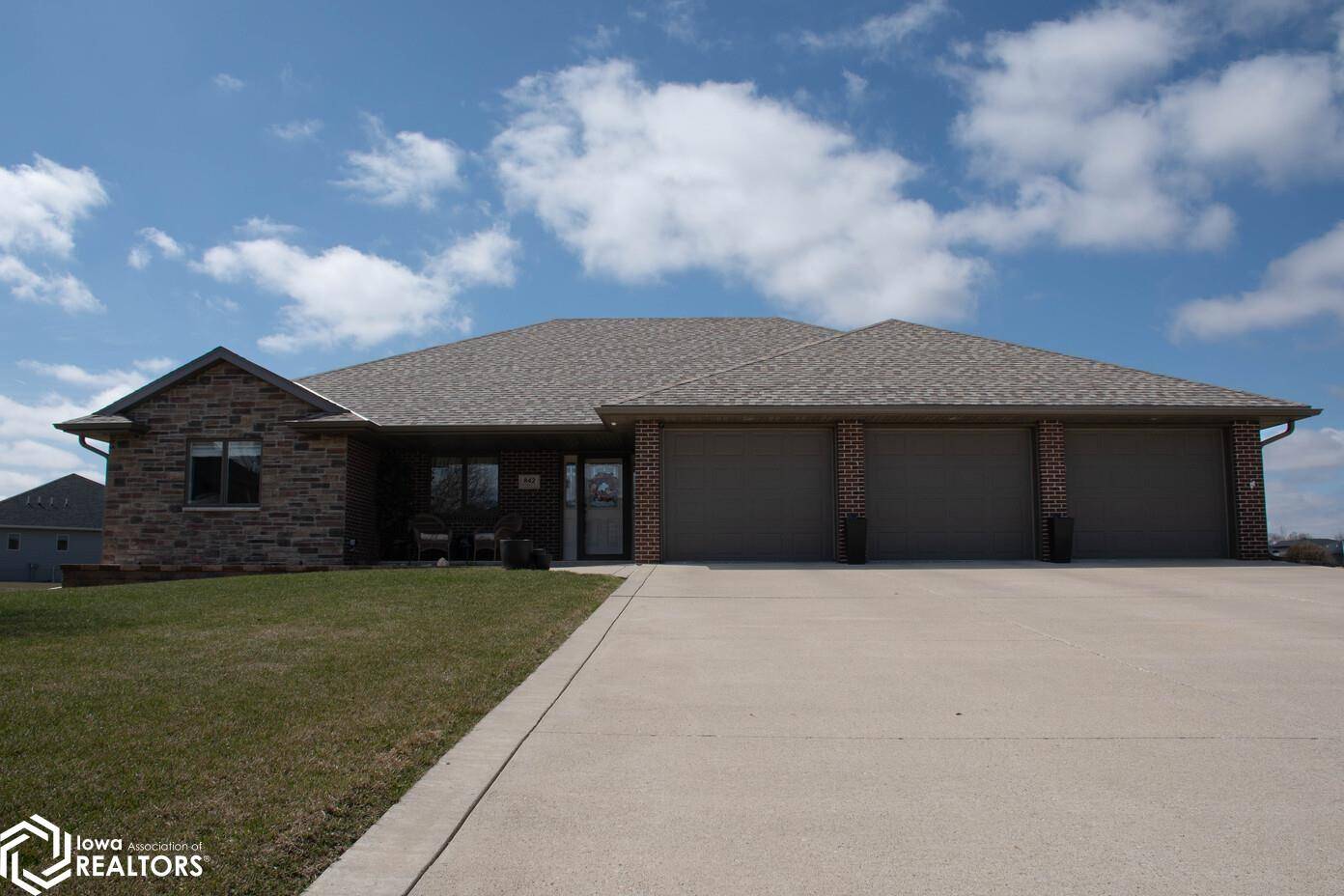 Carroll, IA 51401,842 Brookdale Dr