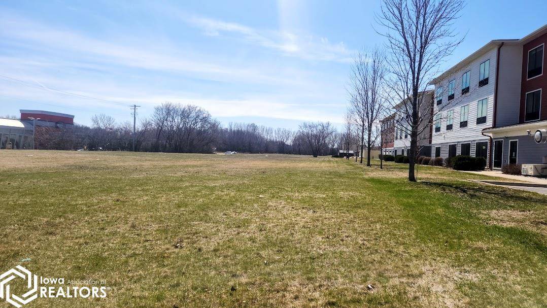 Mason City, IA 50401,3041 4th St SW