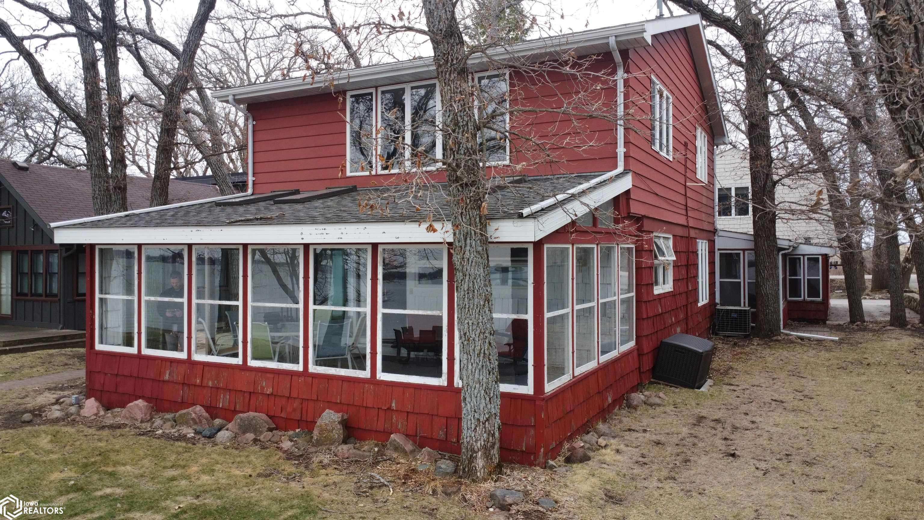 Clear Lake, IA 50428,4144D S Shore Dr