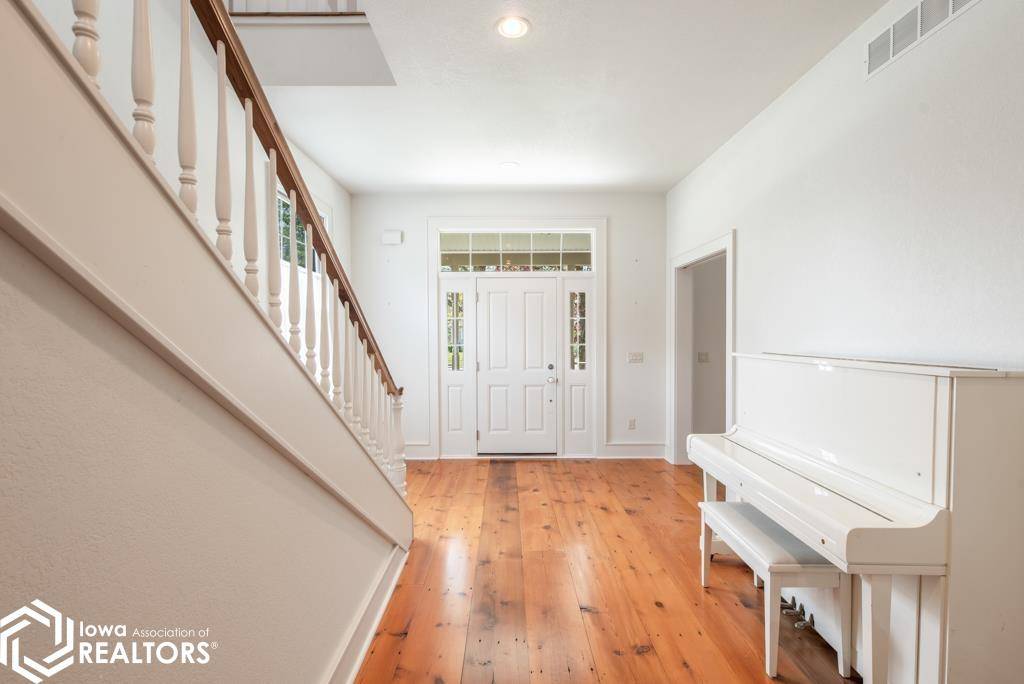 Bloomfield, IA 52537,104 W North St