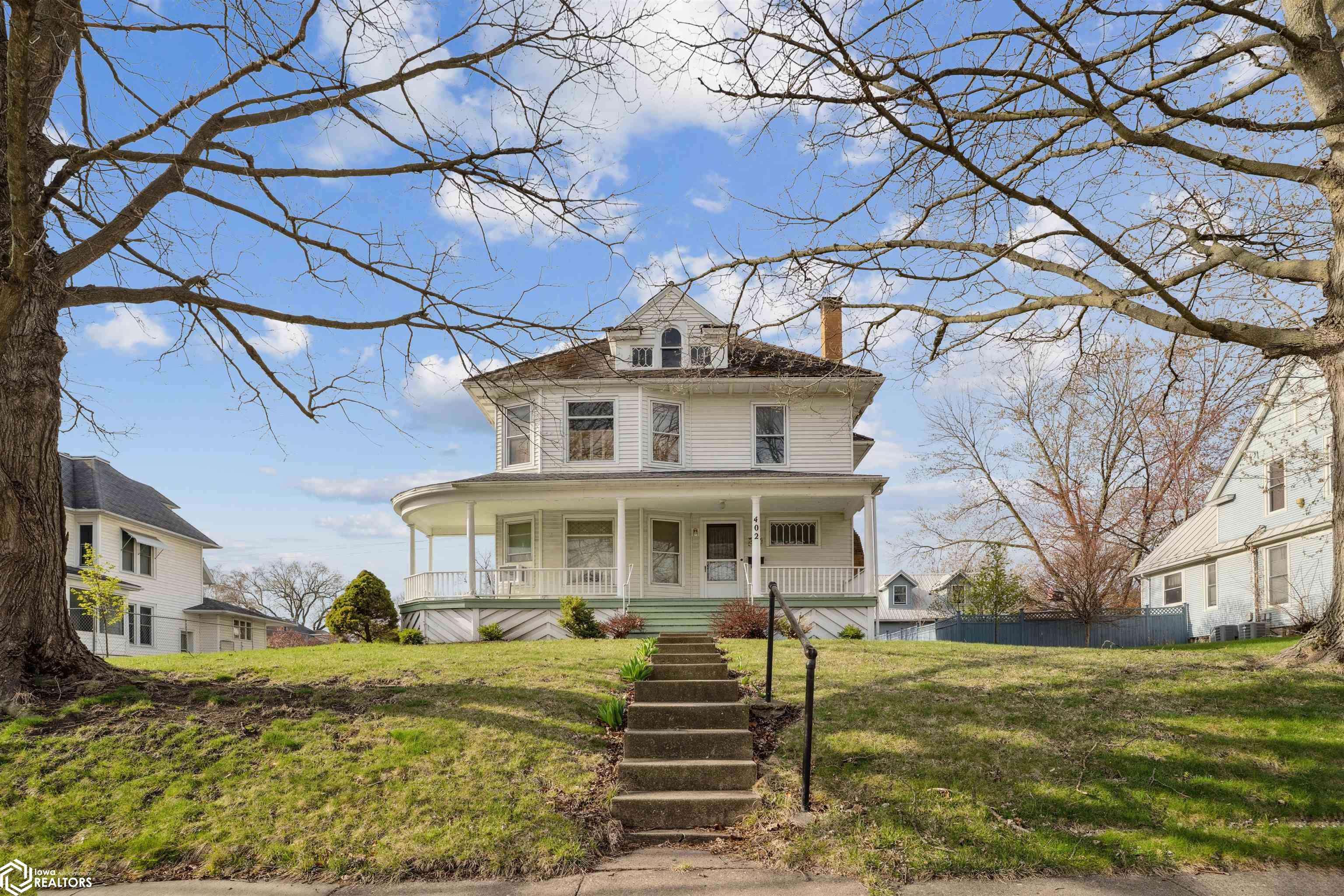 Mount Pleasant, IA 52641,402 E Monroe St