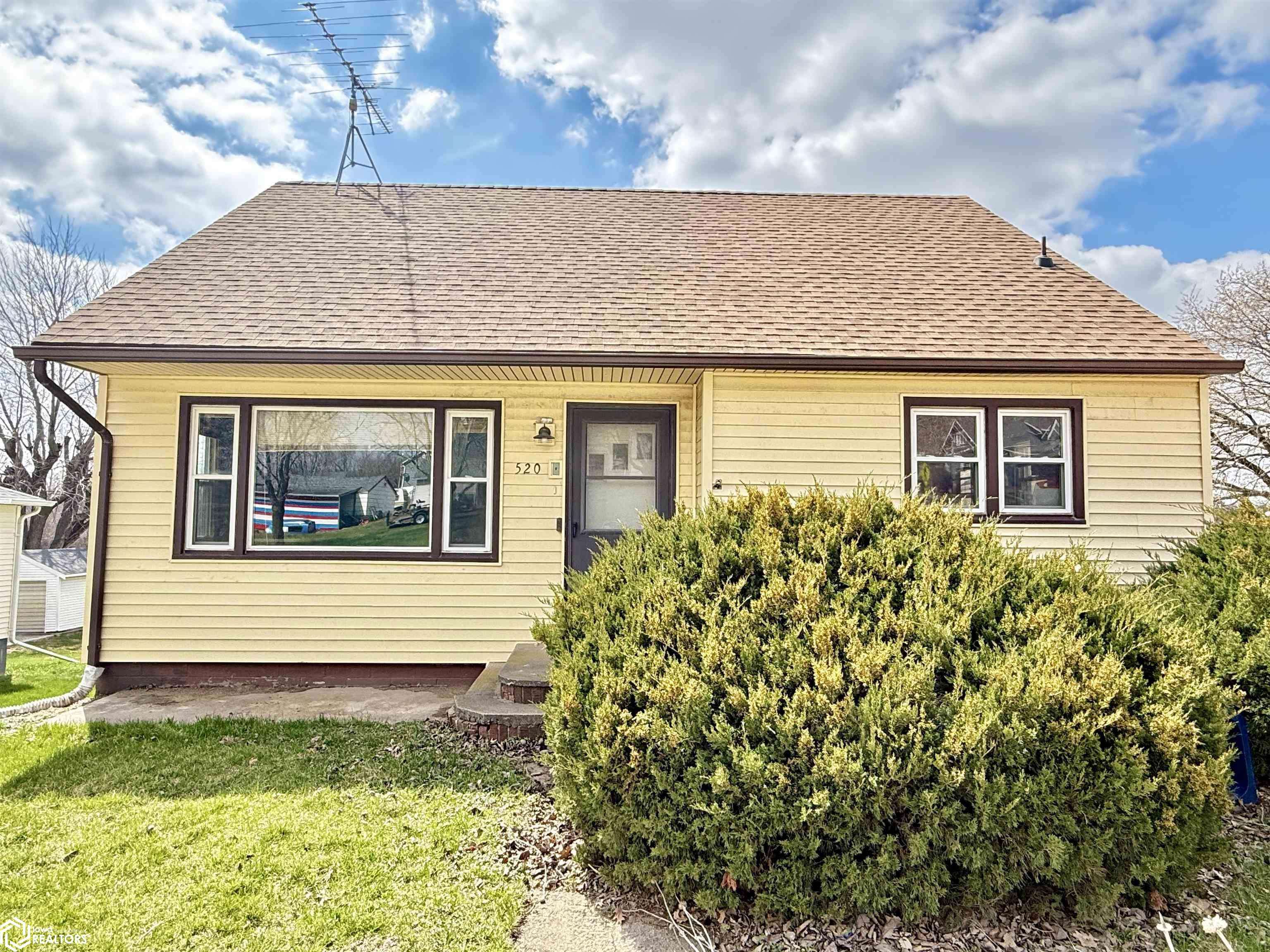 Manning, IA 51455,520 6th St