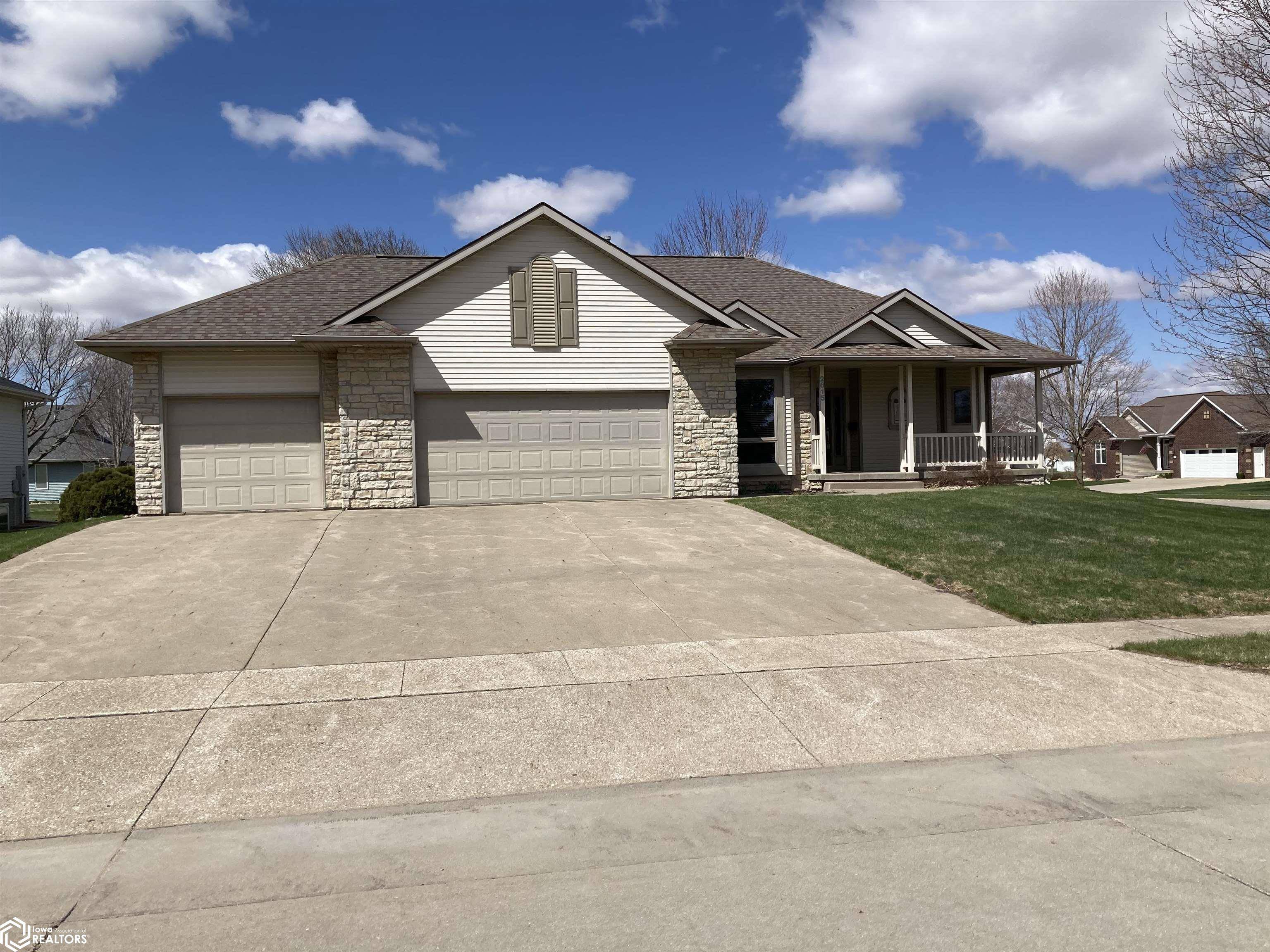 Carroll, IA 51401,2815 Forest St