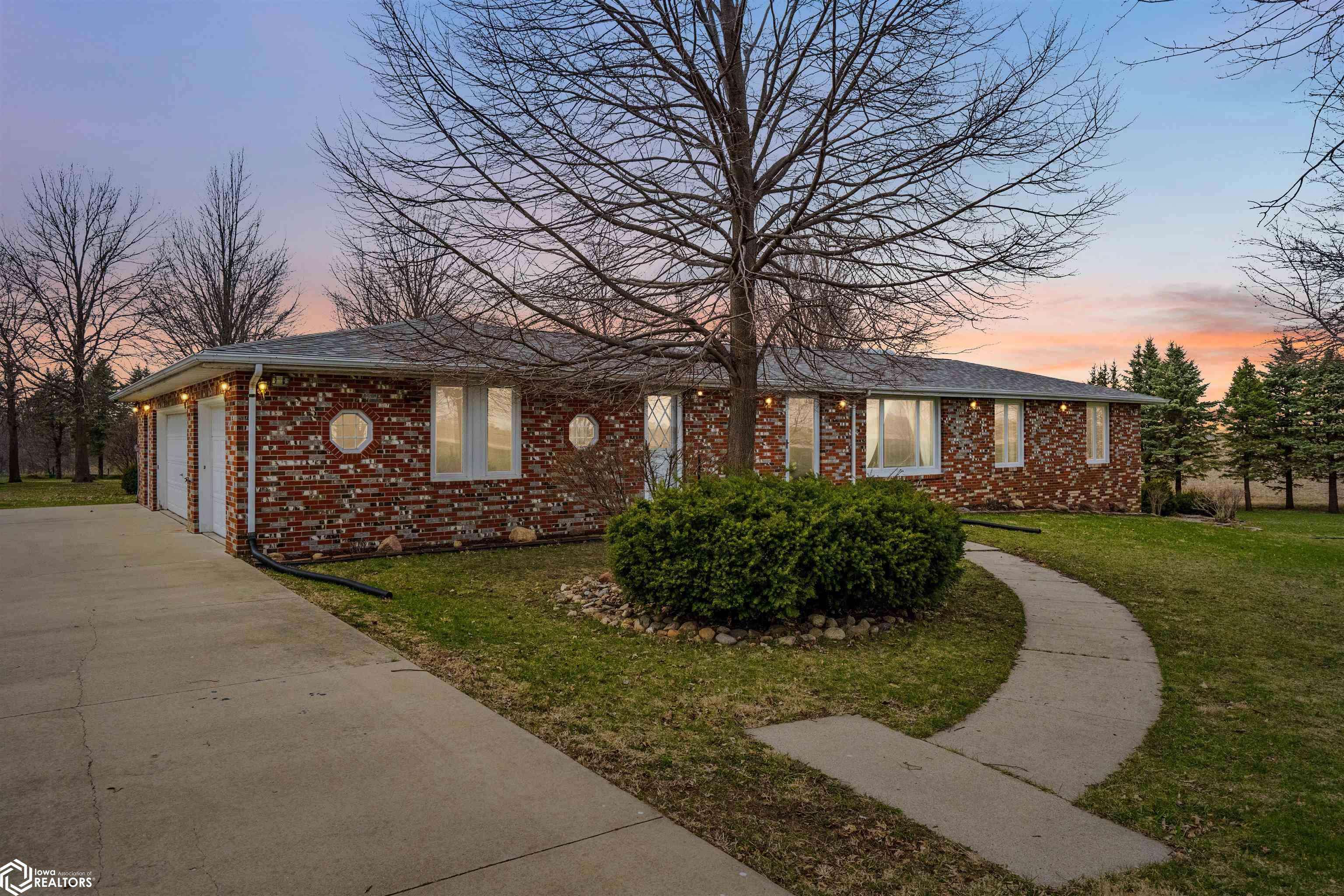 Marshalltown, IA 50158,1505 Sanford Ave