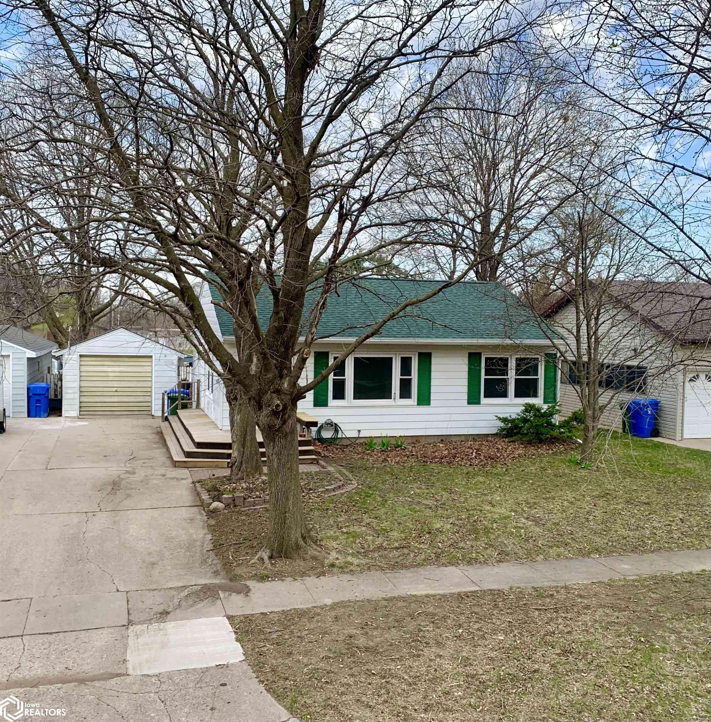 Jefferson, IA 50129,712 S Oak St