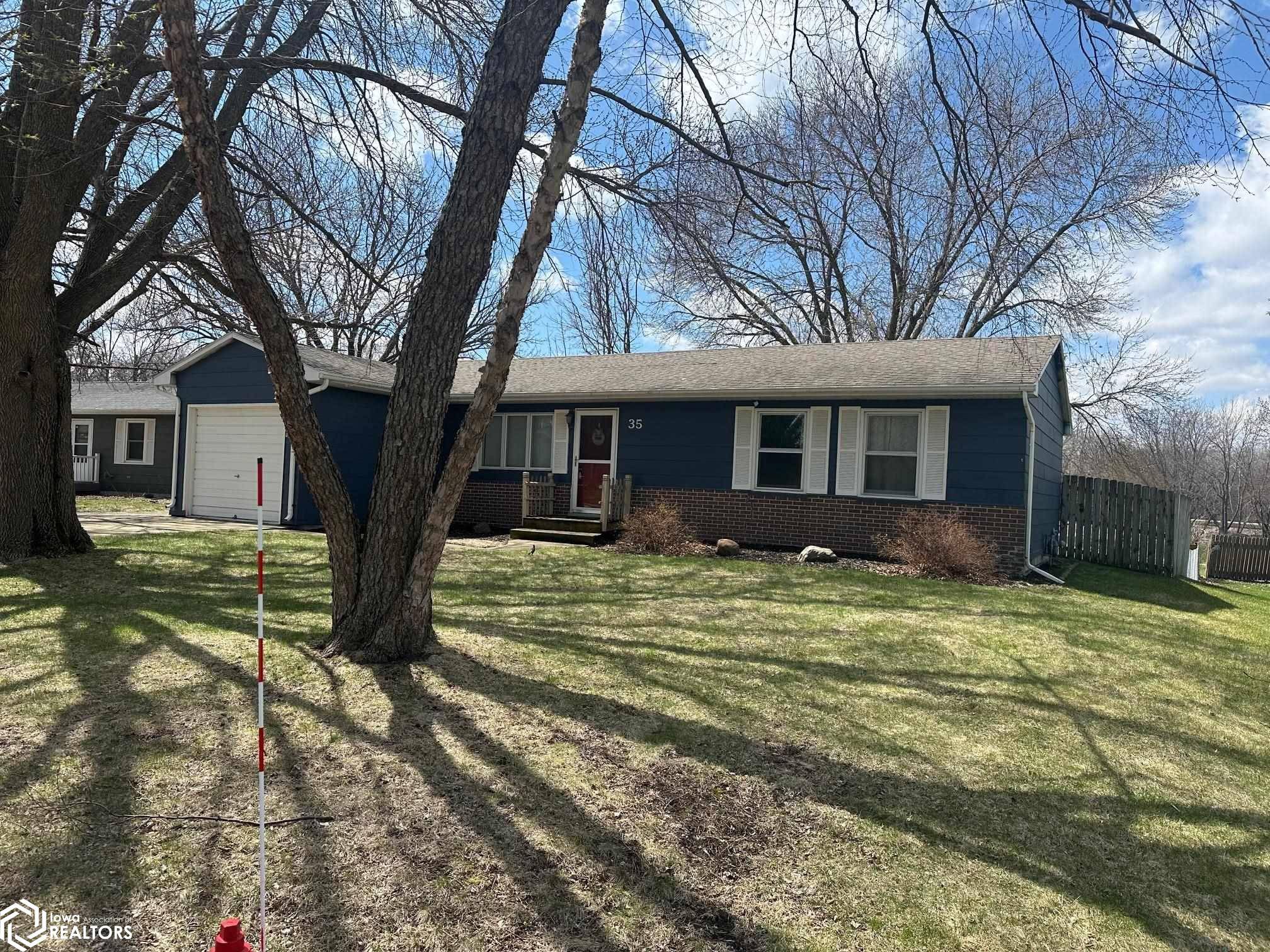 Clear Lake, IA 50428,35 Park Ln