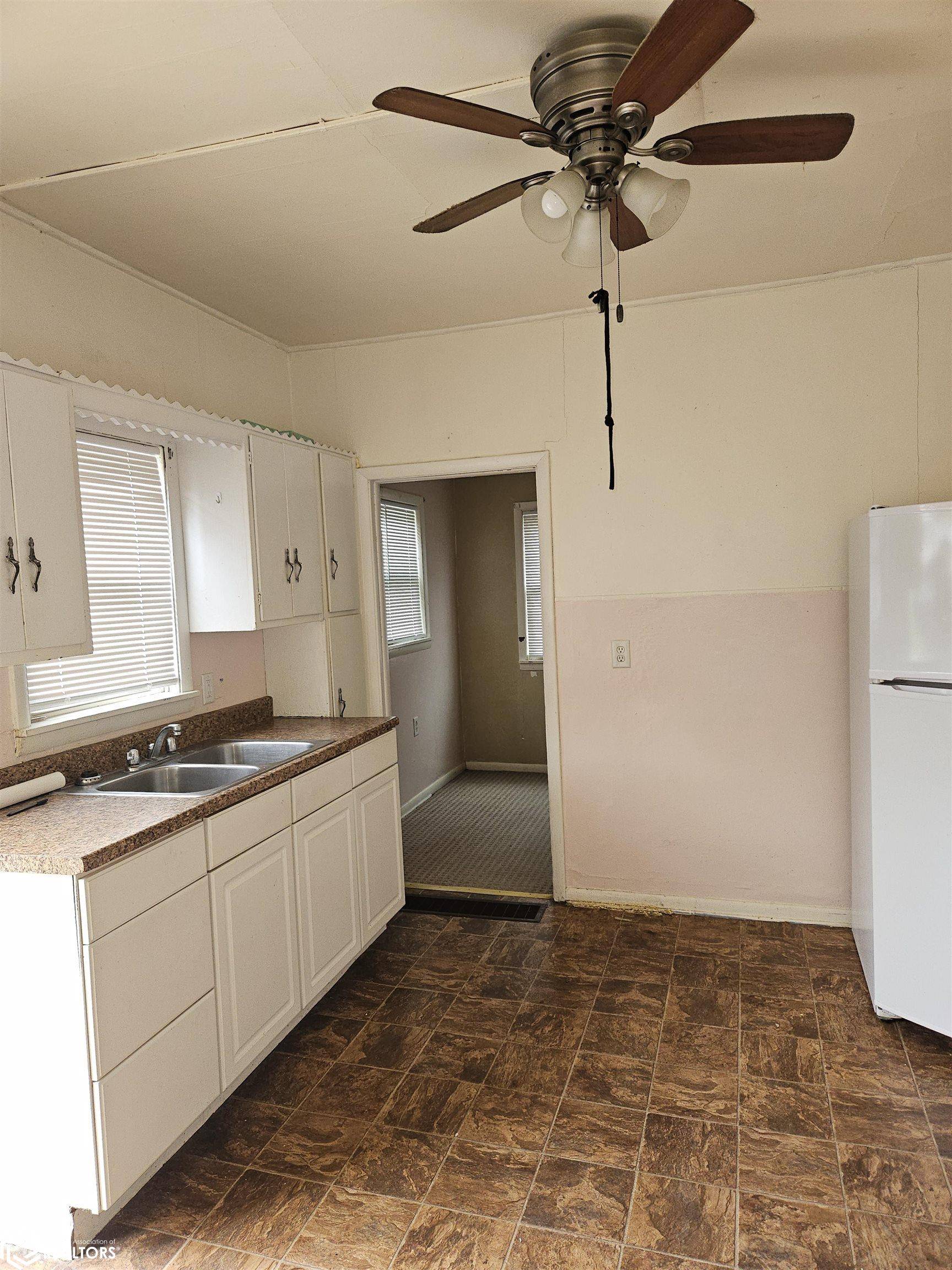 Keokuk, IA 52632,210 S 8th St