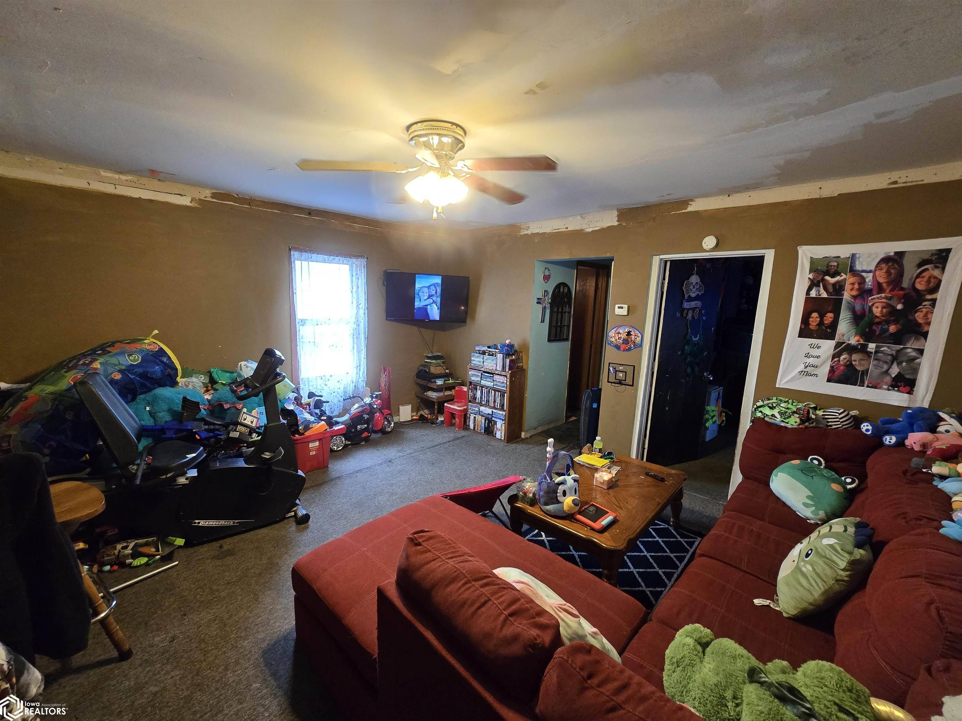 Creston, IA 50801,407 E Mills St