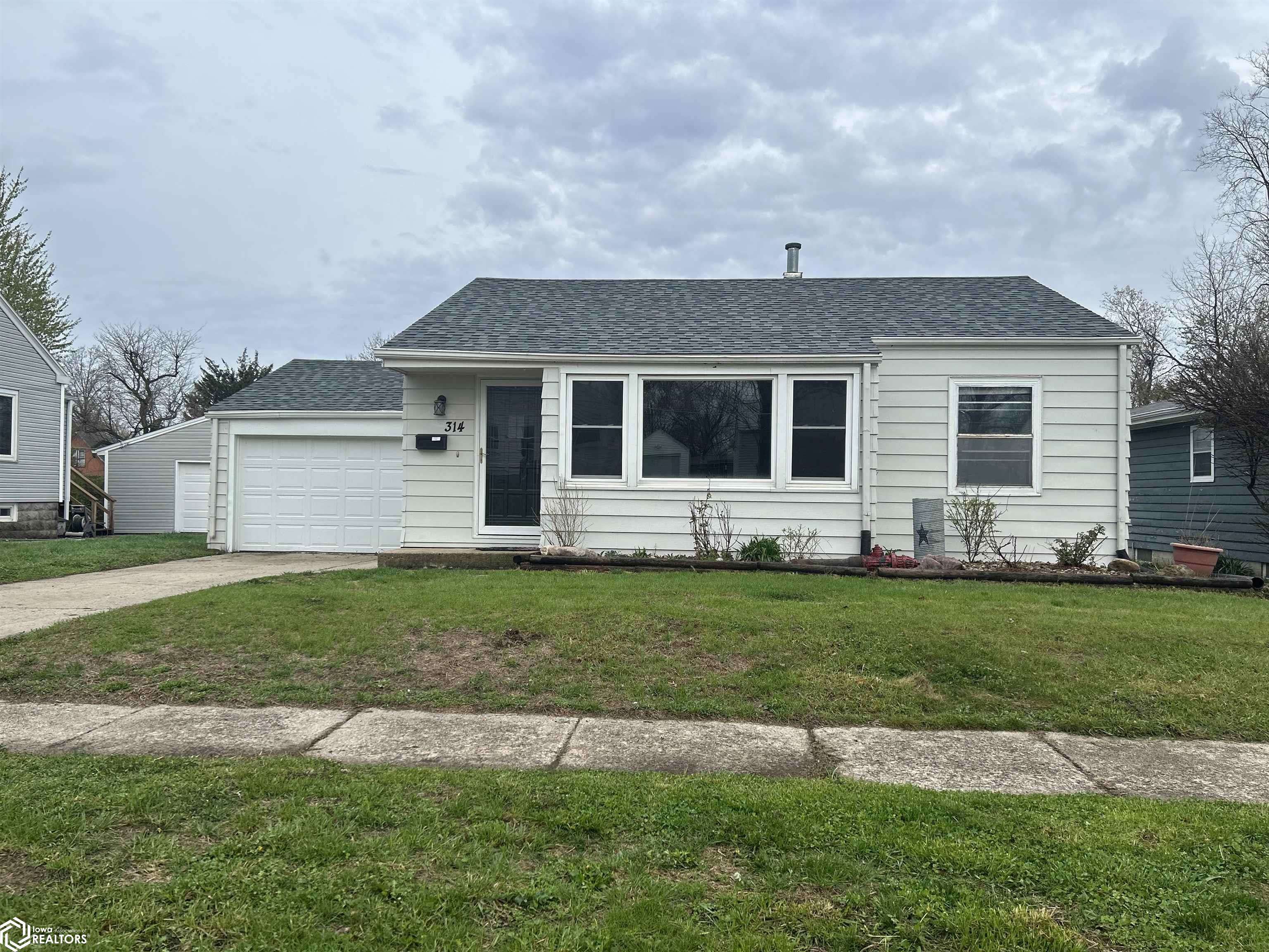 Marshalltown, IA 50158,314 N 16th St