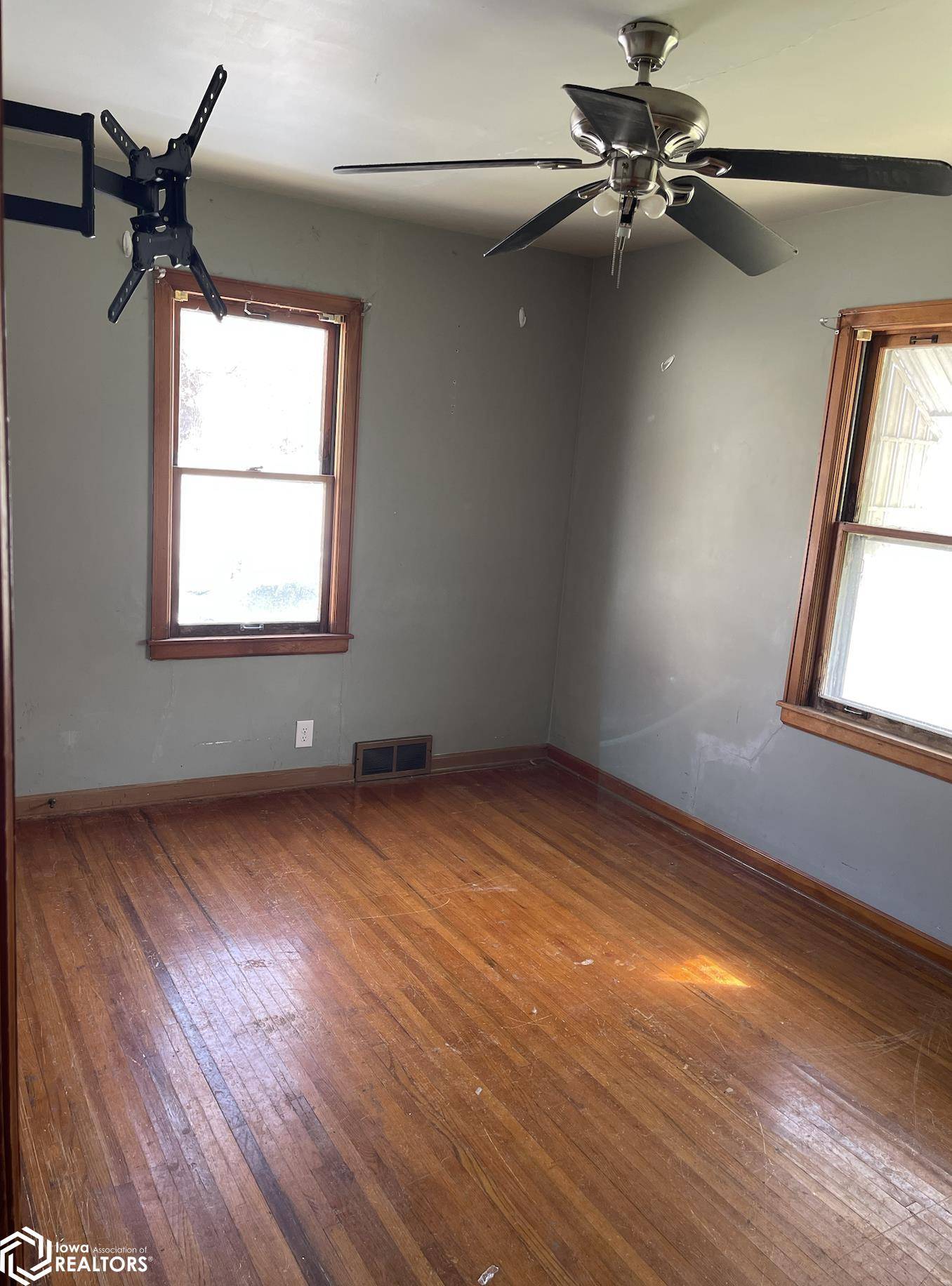 Osceola, IA 50213,514 S Main St