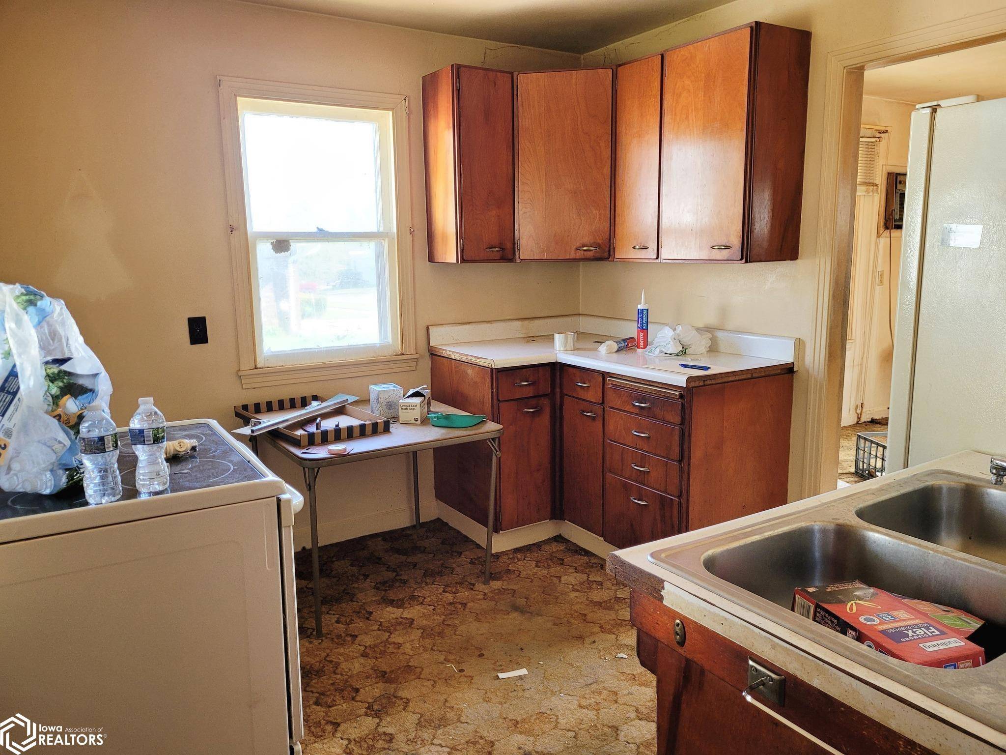 Sigourney, IA 52591,514 S Stuart St
