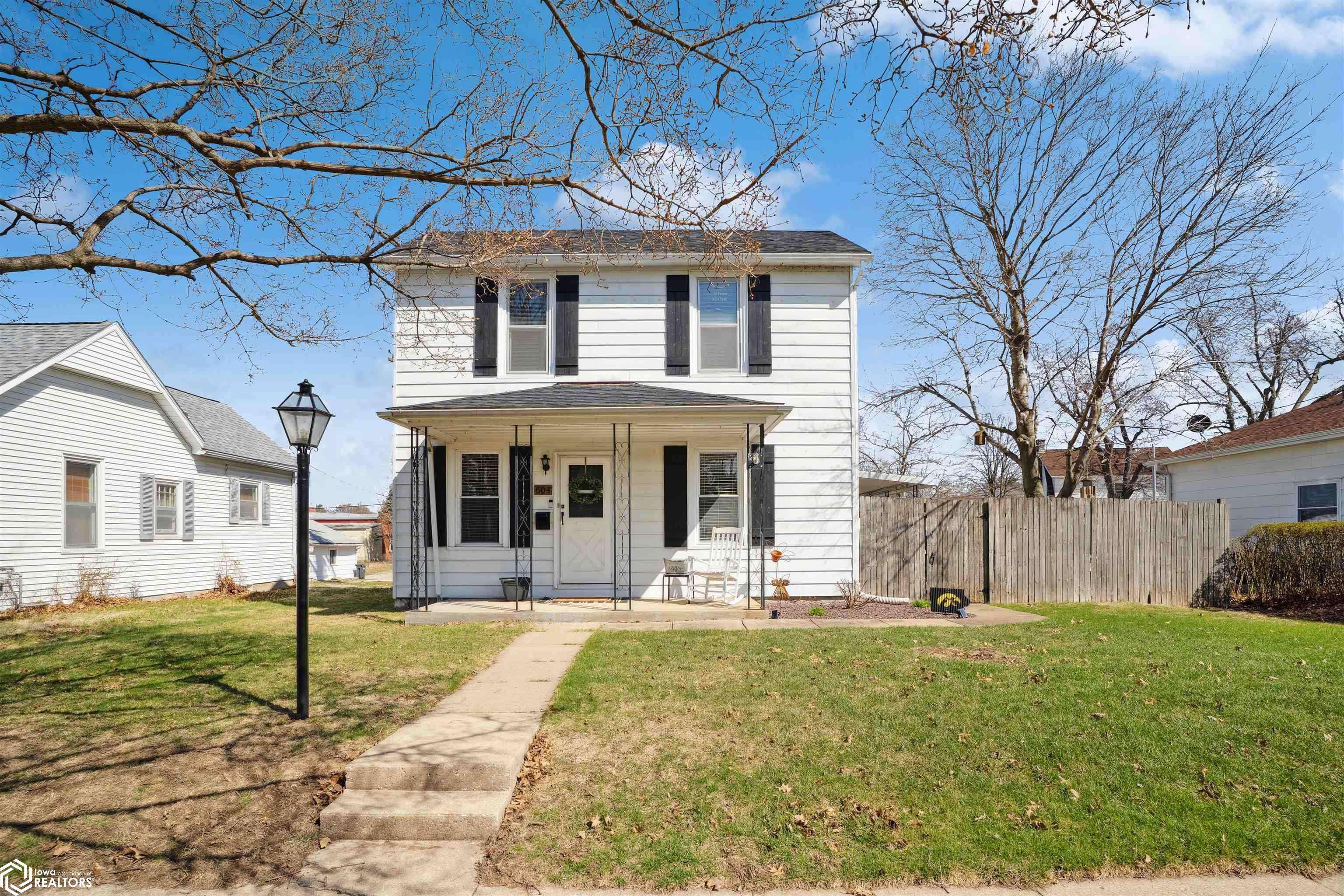 Burlington, IA 52601,604 S Gertrude St