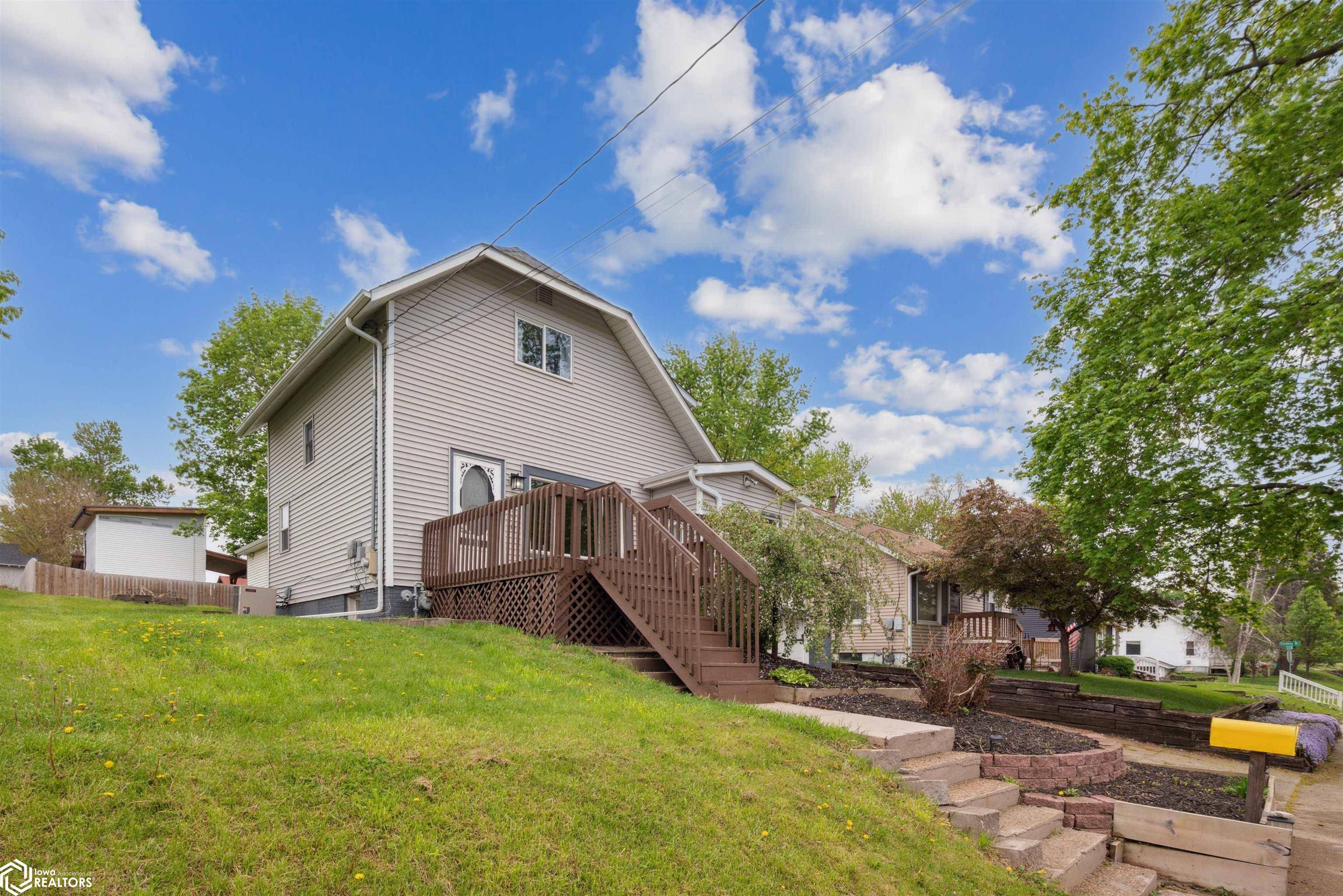 Newton, IA 50208,330 E 13th St N