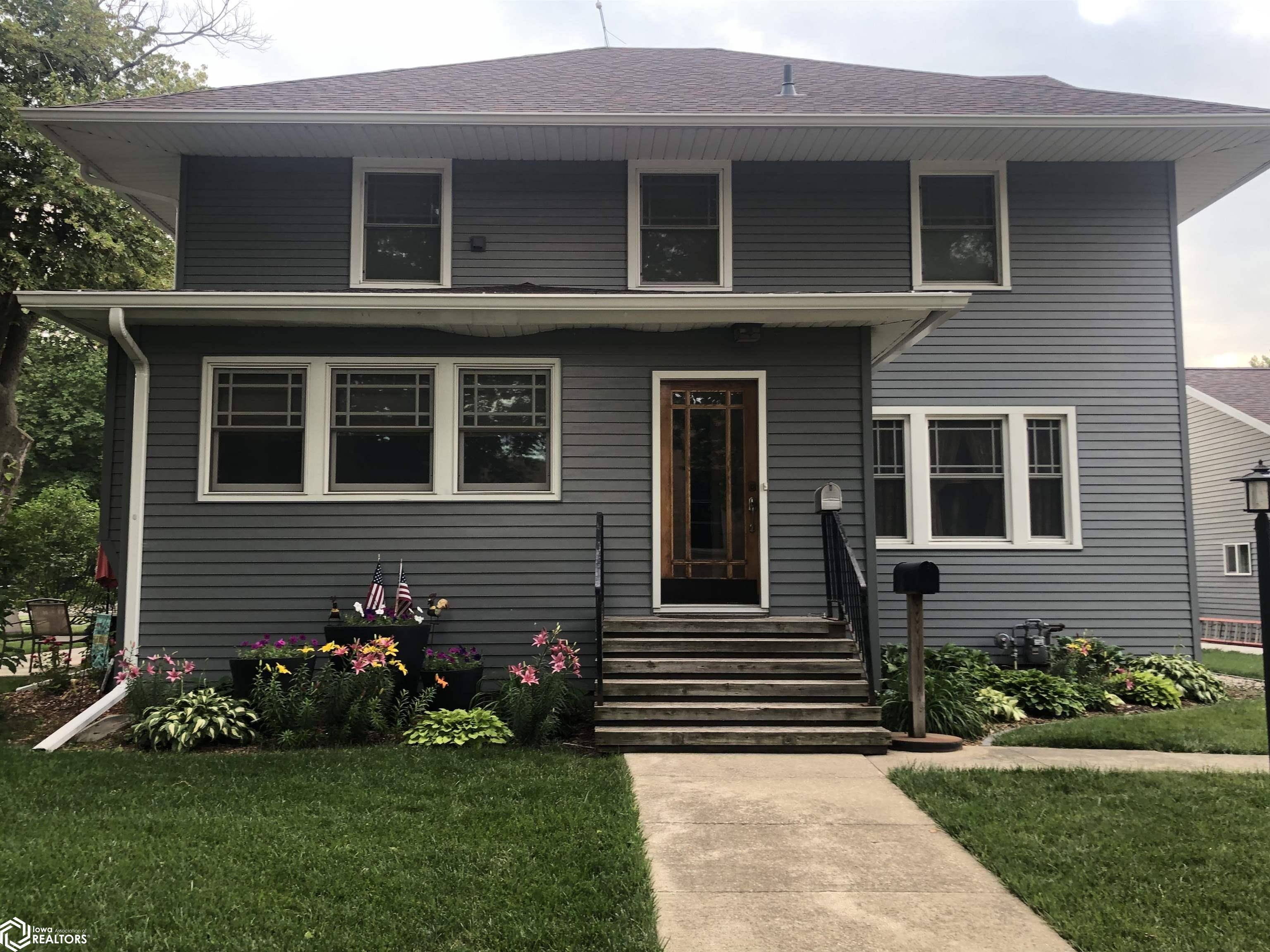 Pocahontas, IA 50574,21 SW 3rd St