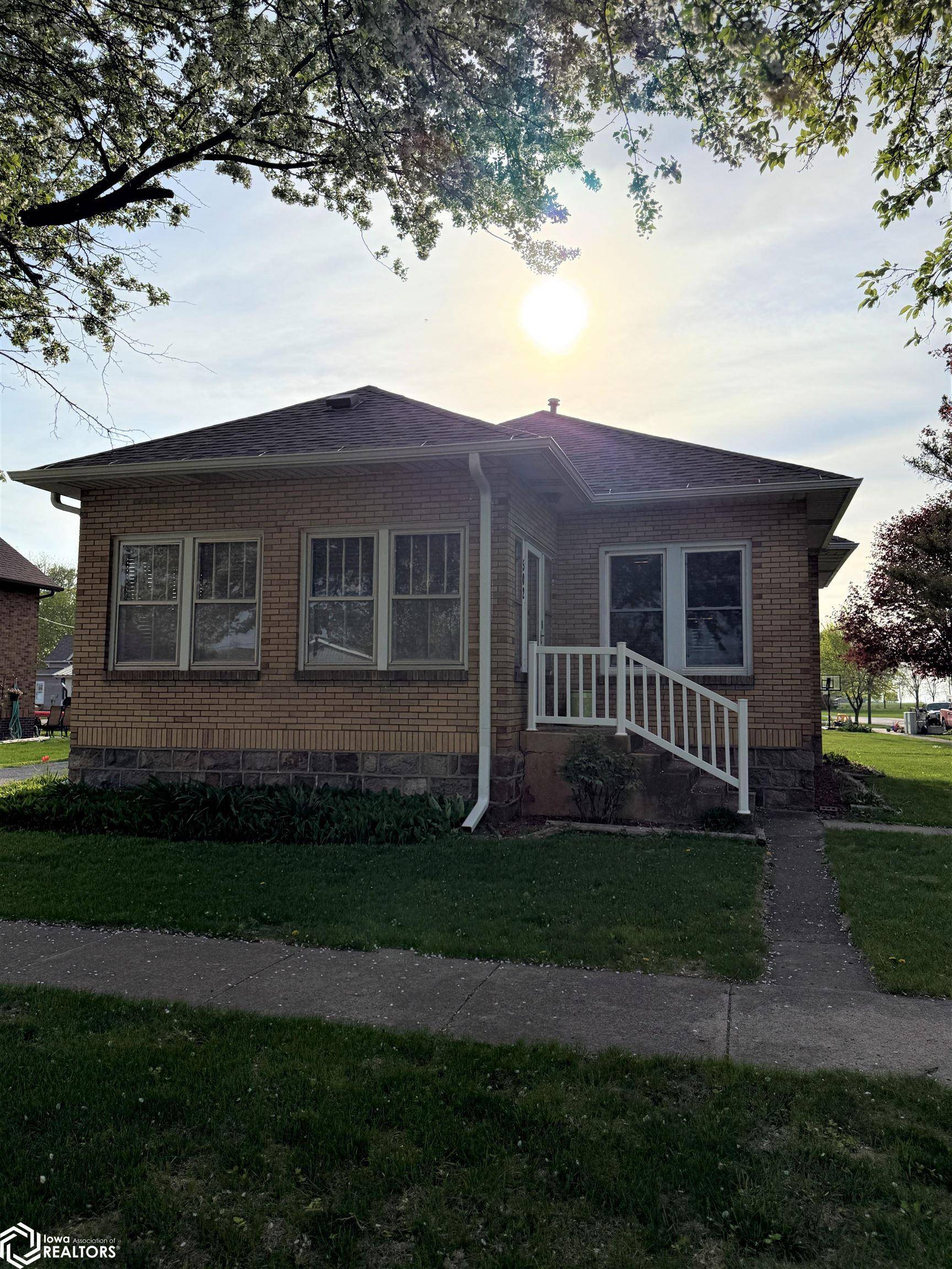 Whittemore, IA 50598,502 6th St
