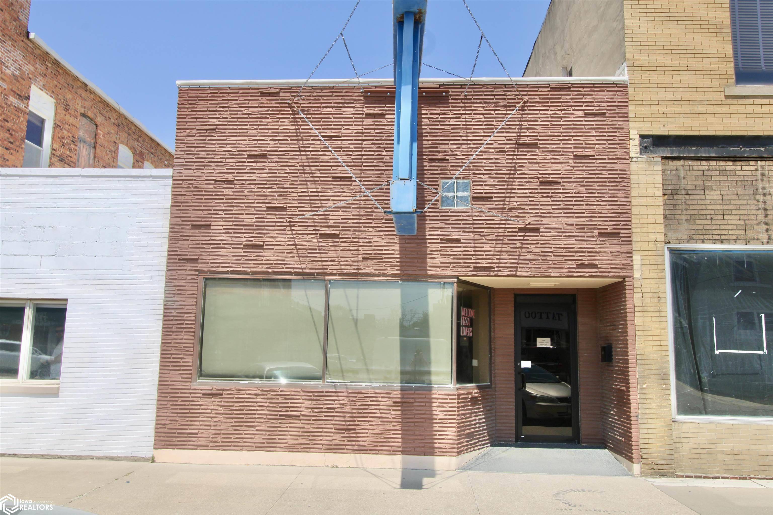 Fairfield, IA 52556,115 W Broadway Ave