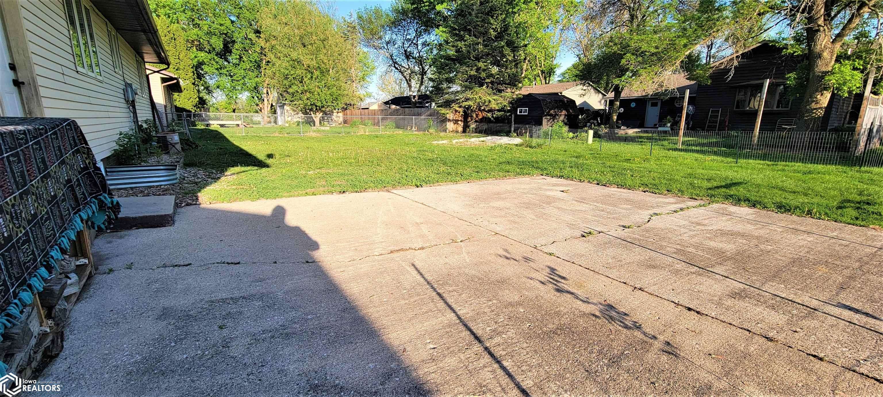 Algona, IA 50511,105 Briar Cove Rd