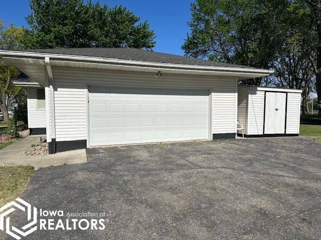 Livermore, IA 50558,804 1st St