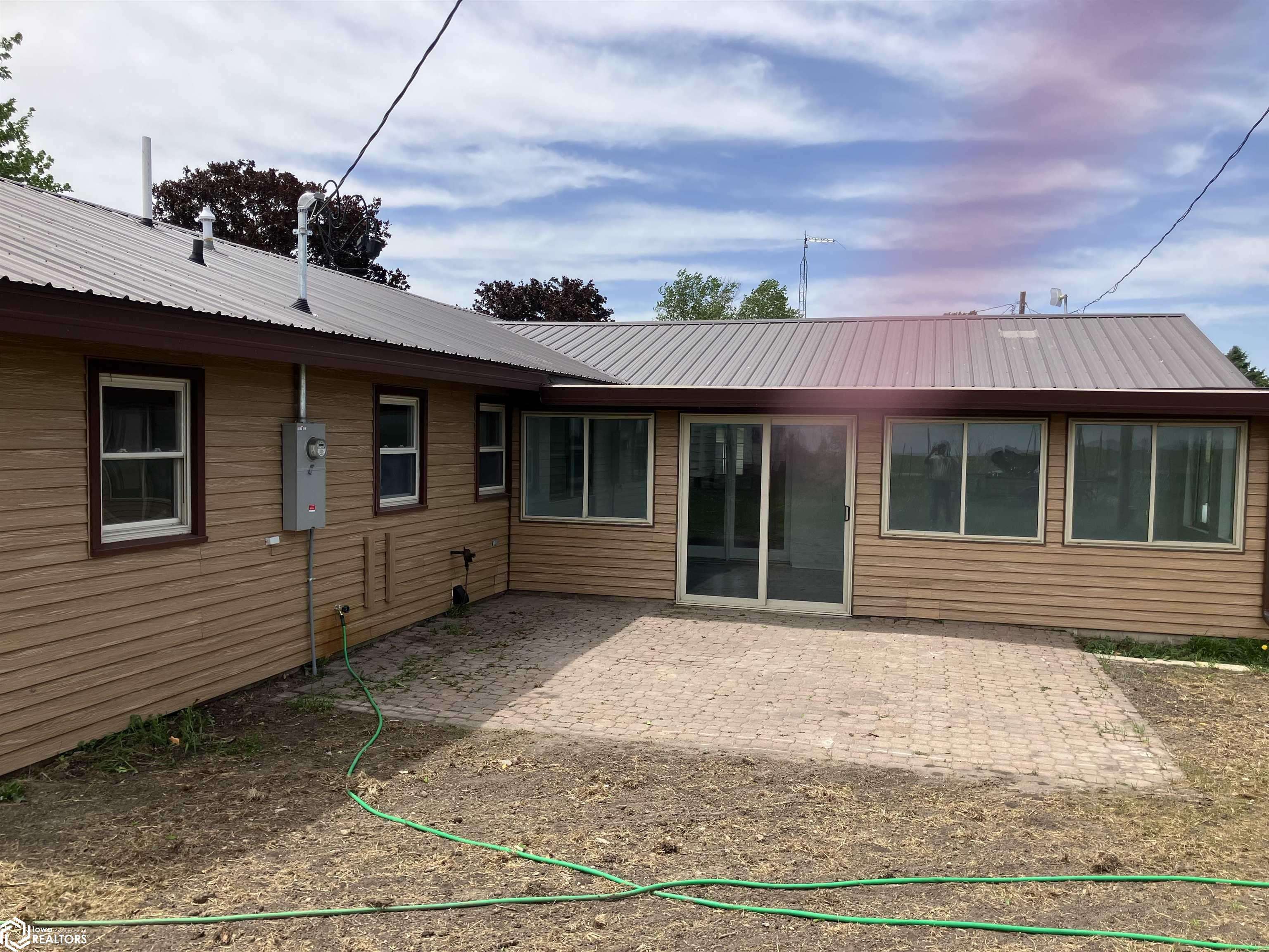Bradford, IA 50041,308 5th St