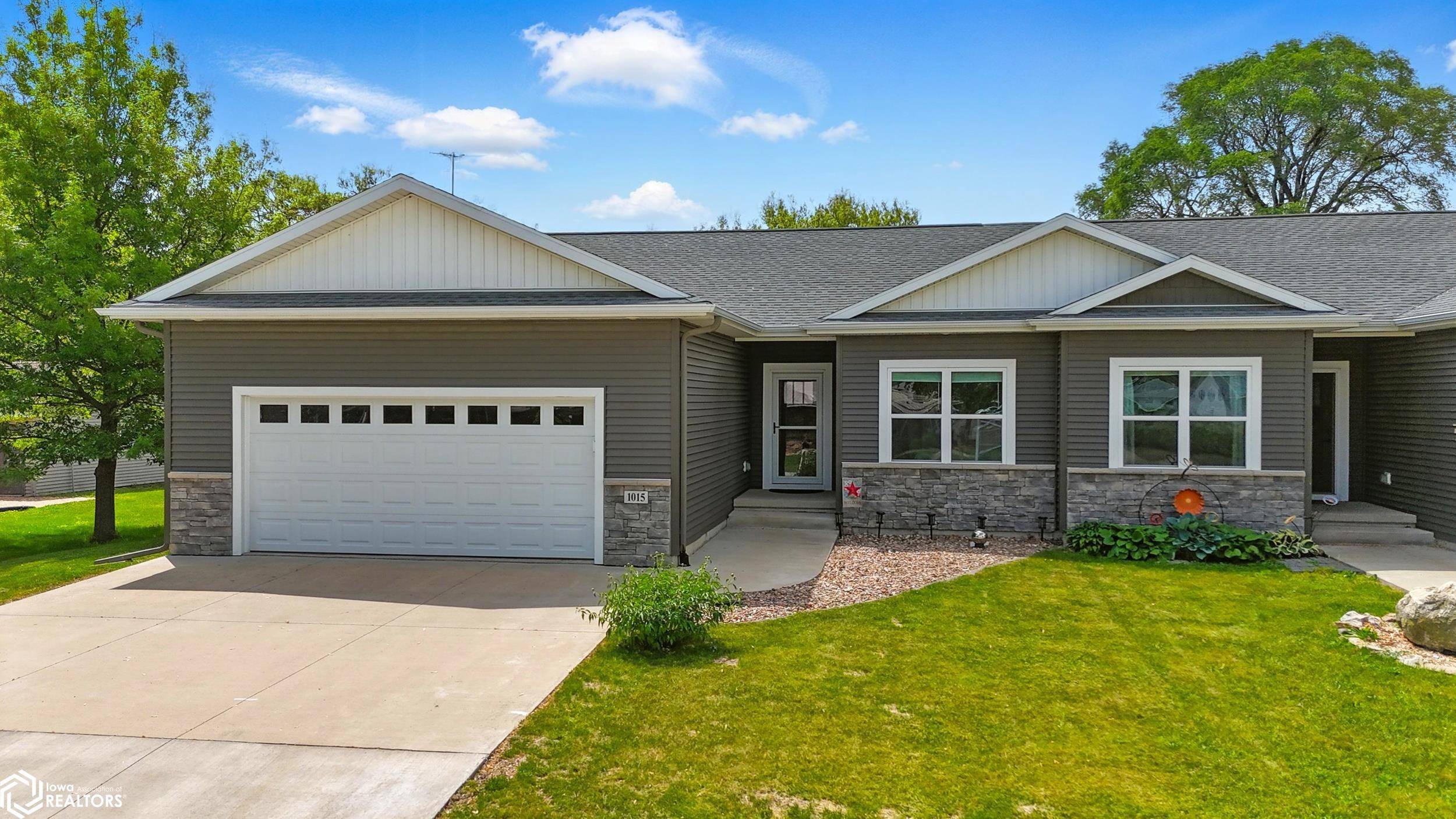 Washington, IA 52353,1015 E Adams St