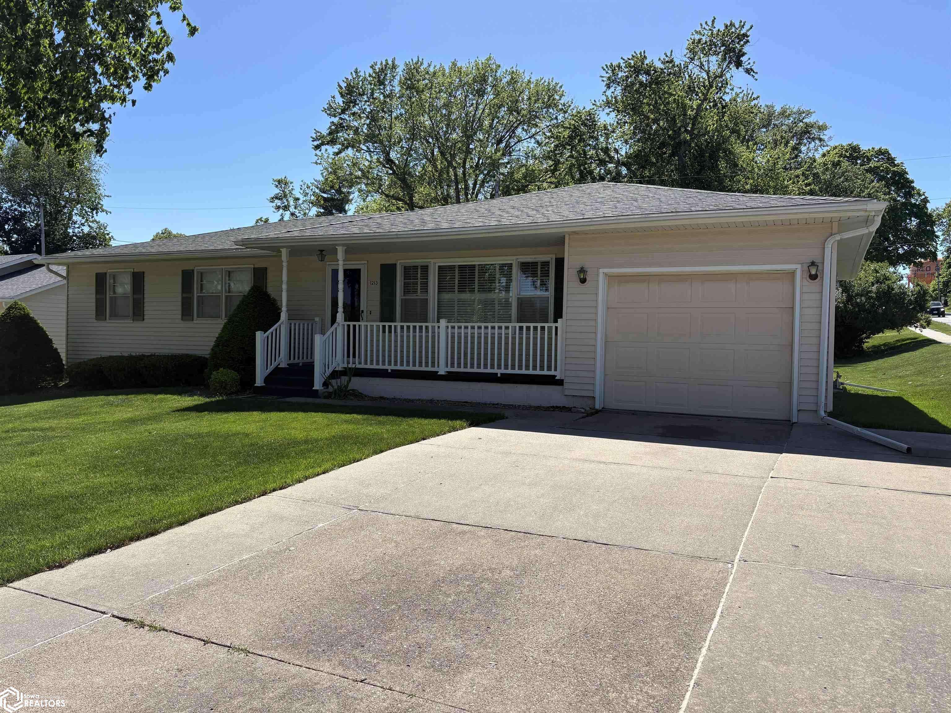 Red Oak, IA 51566,1213 Circle Dr