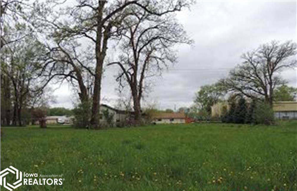 Marshalltown, IA 50158,912 N 5th Ave