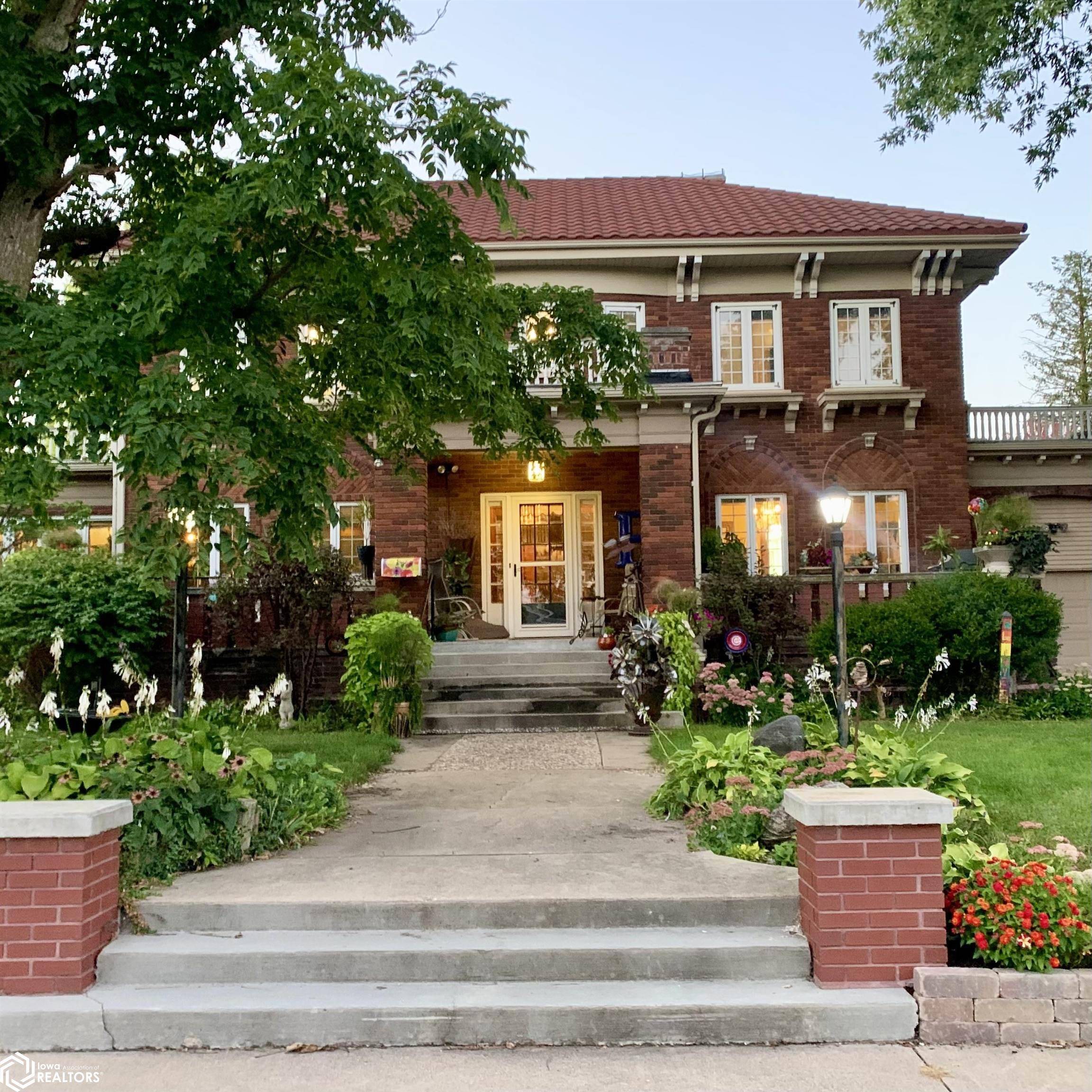 Jefferson, IA 50129,306 W Harrison St