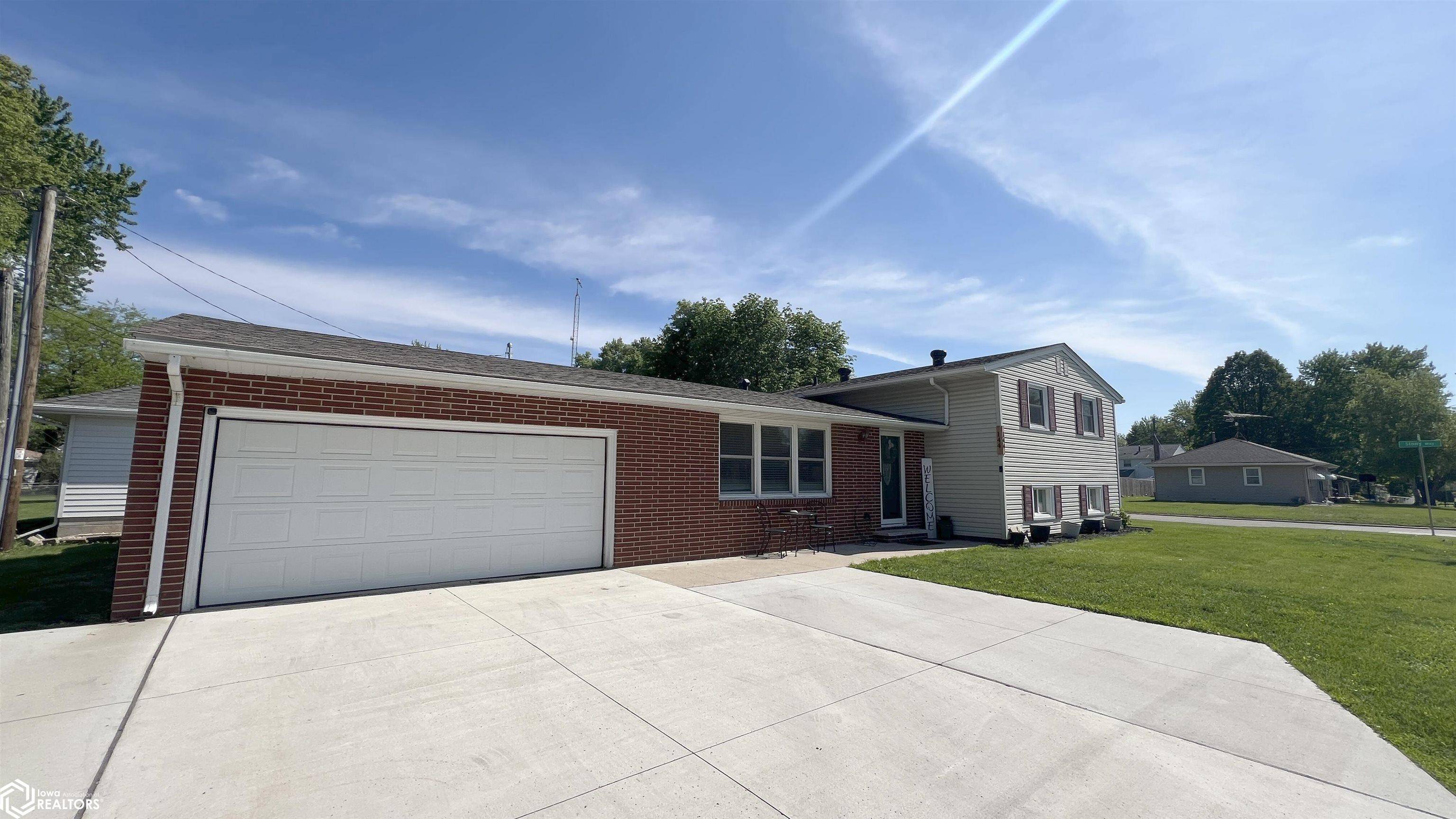 Mason City, IA 50401,144 23rd St SW