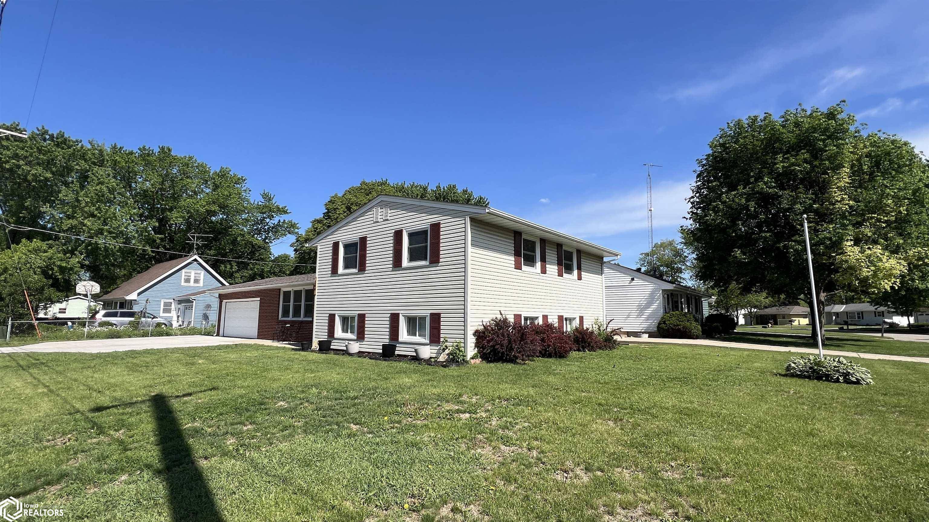 Mason City, IA 50401,144 23rd St SW
