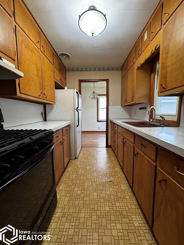 Webster City, IA 50595,724 1st St