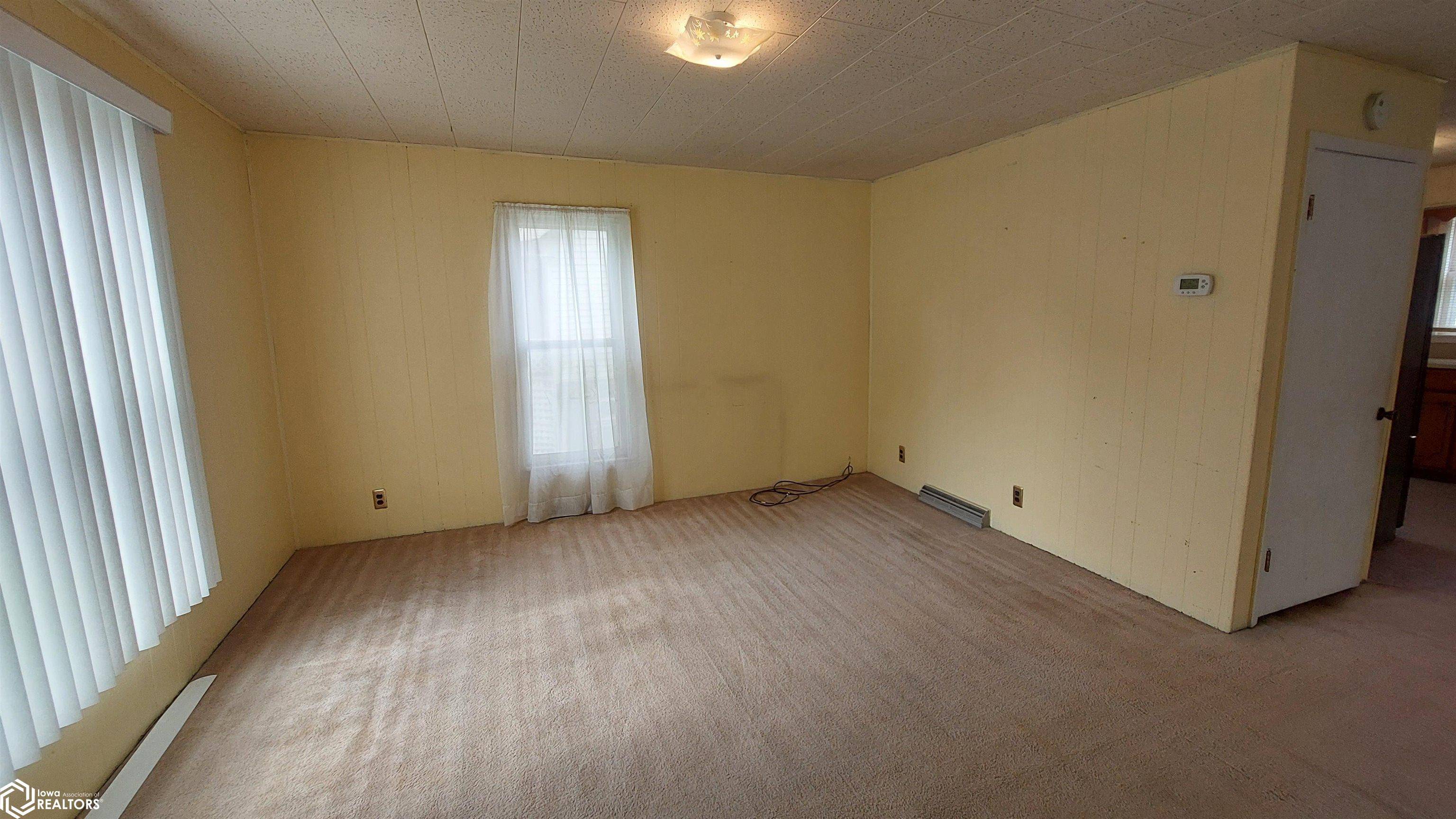 Red Oak, IA 51566-6,900 Boundary St