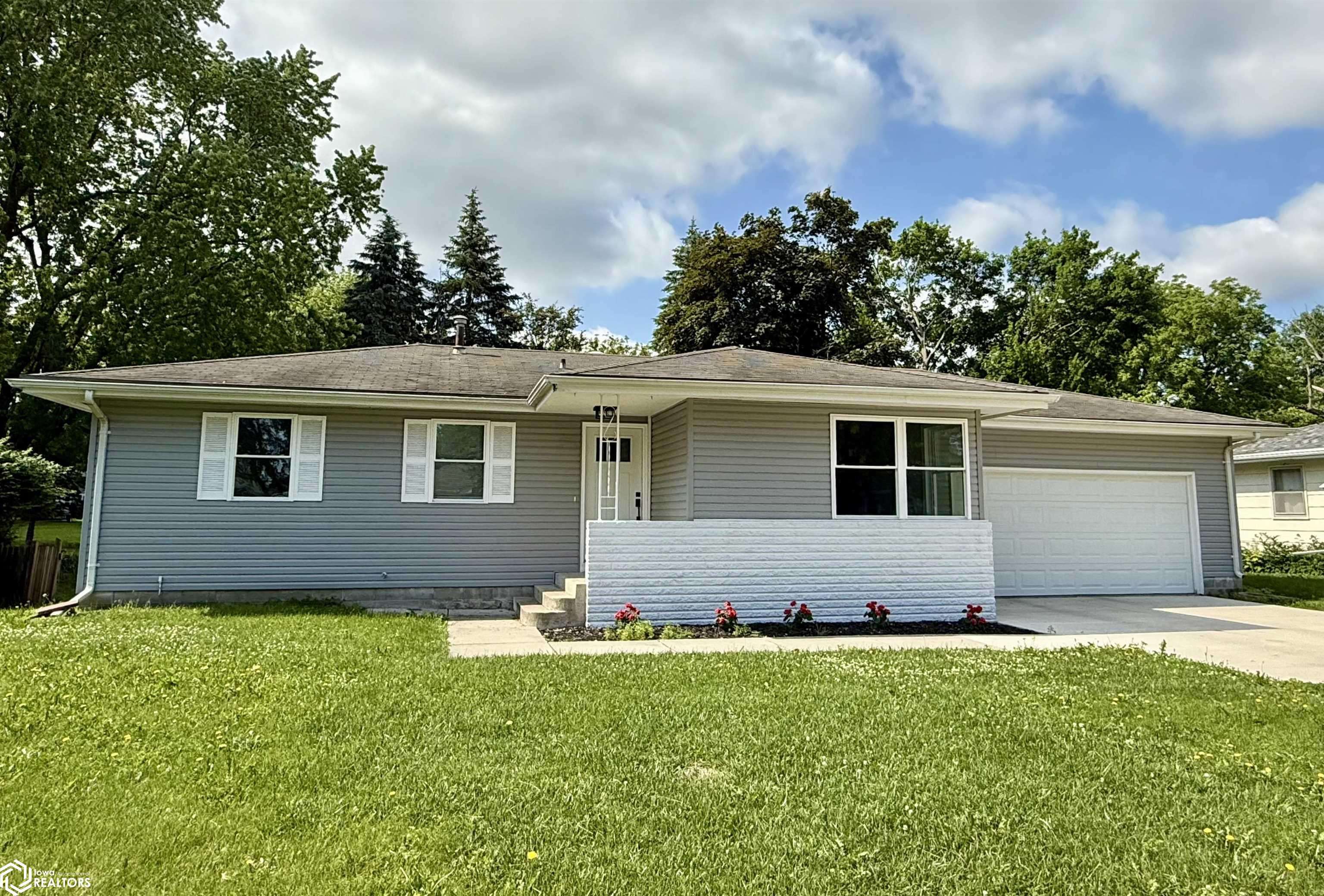 Jefferson, IA 50129,707 Rushview Dr