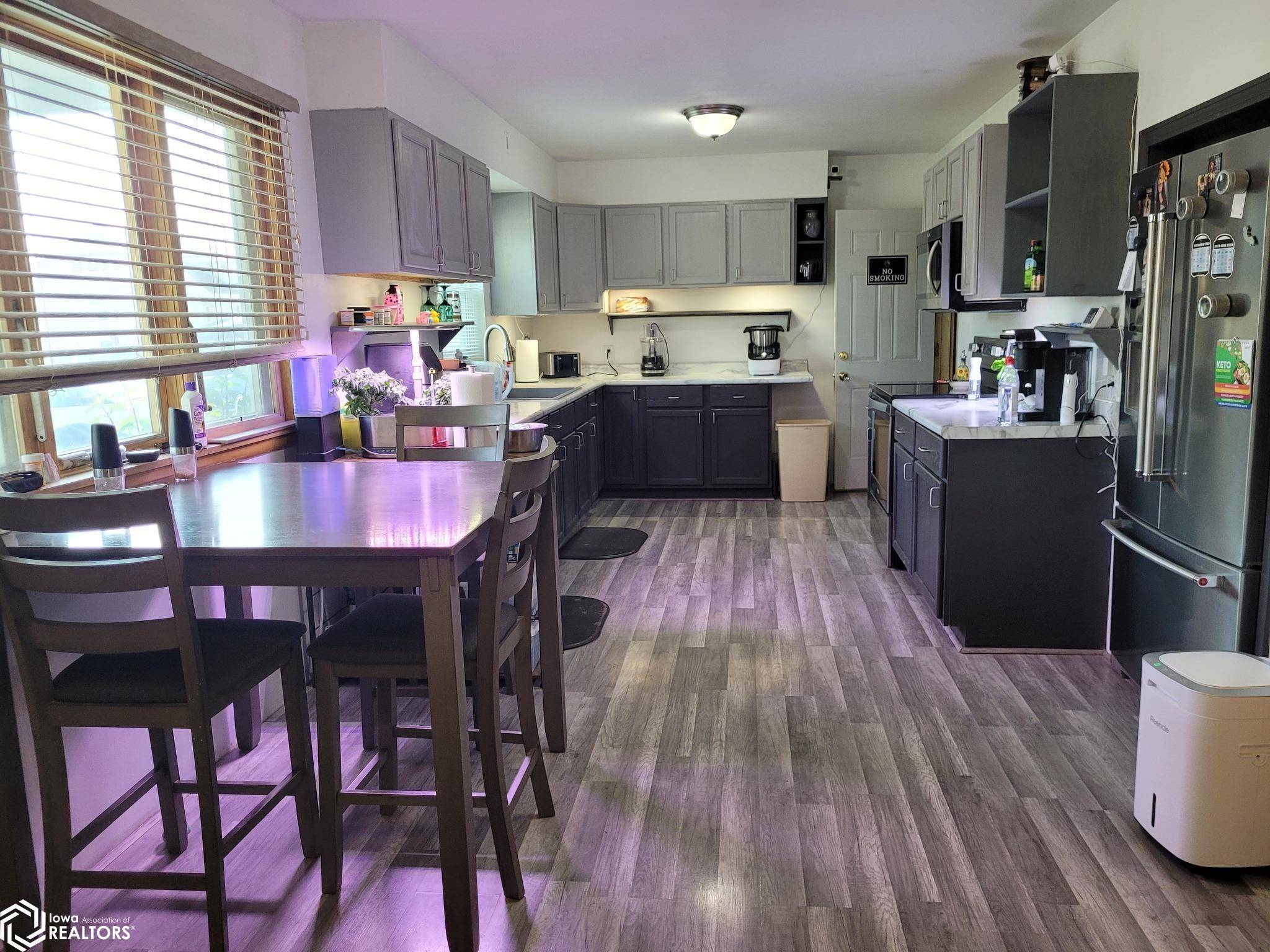 Sigourney, IA 52591,318 E Pleasant Valley St
