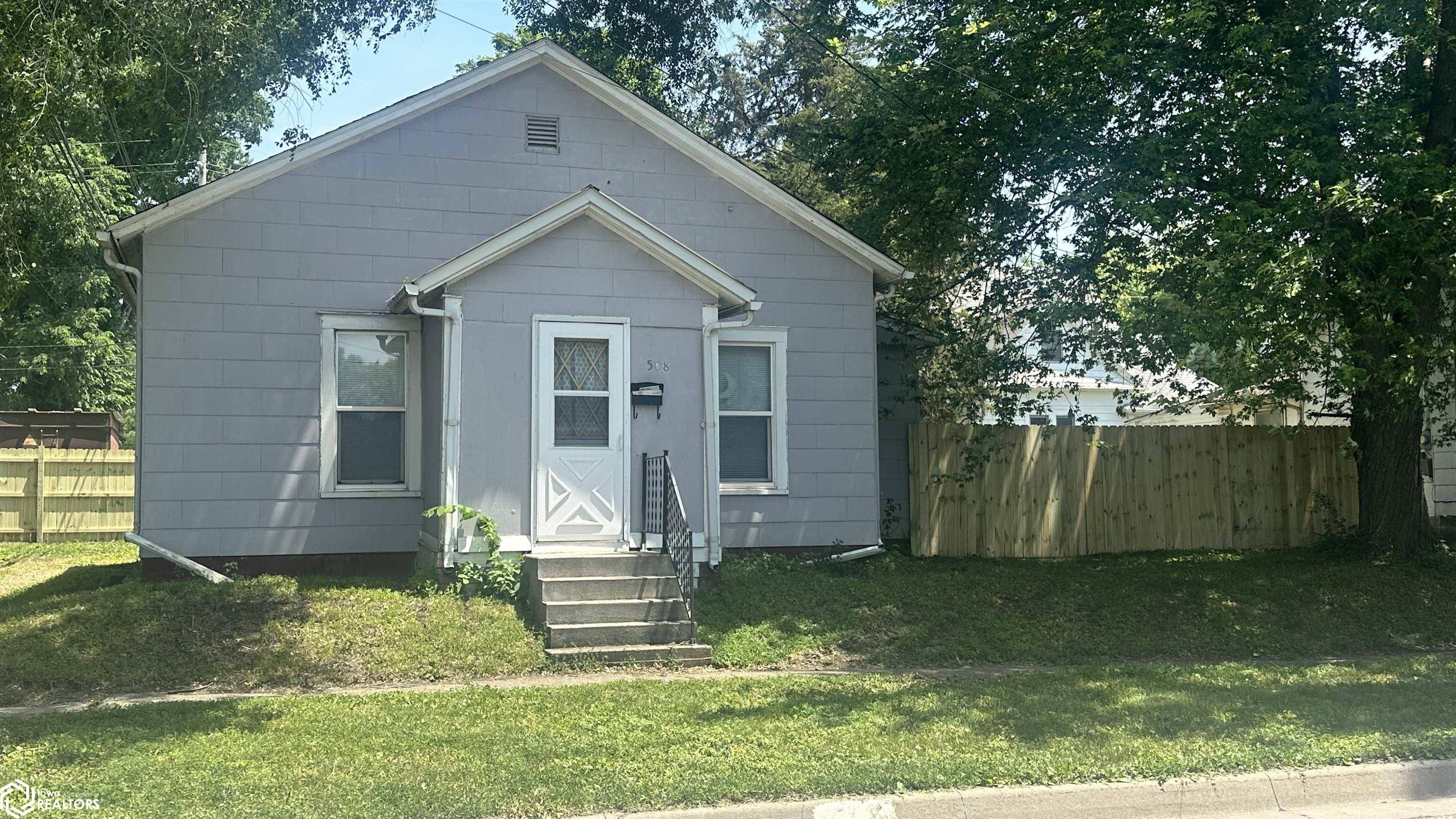 Oskaloosa, IA 52577,508 S 3rd St