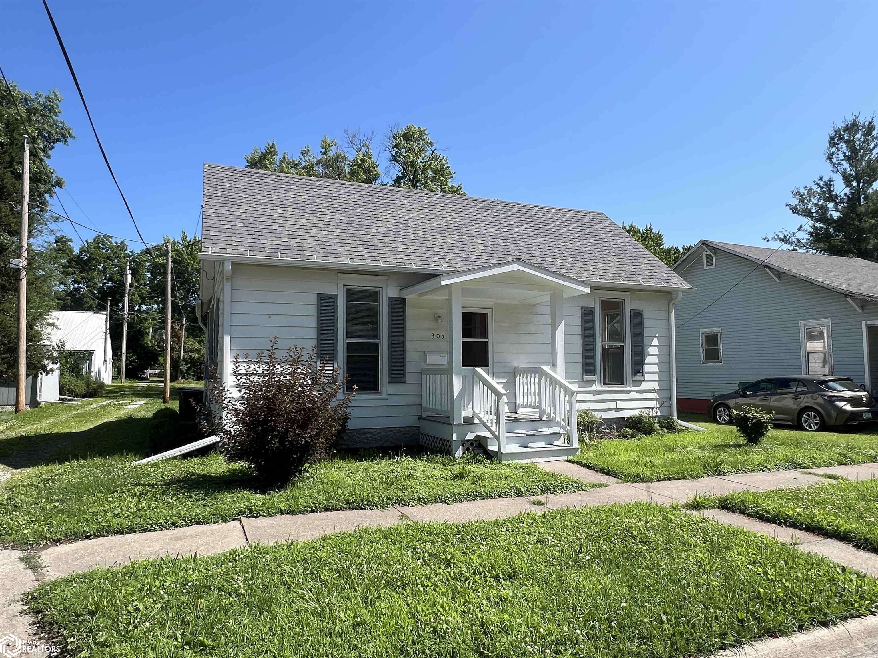 Fairfield, IA 52556,305 W Jackson Ave