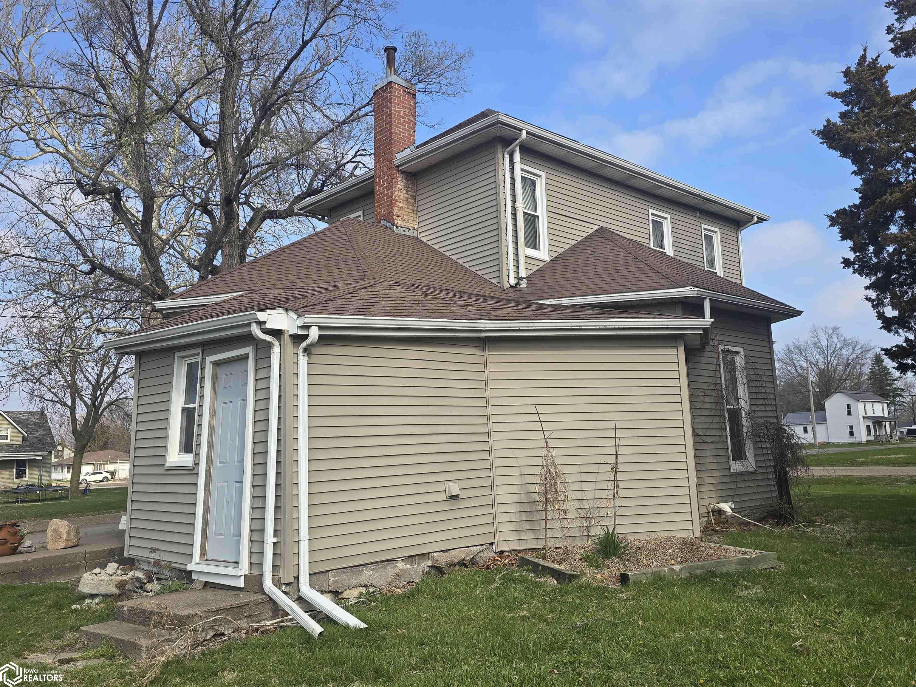 Brighton, IA 52540,106 W Main St