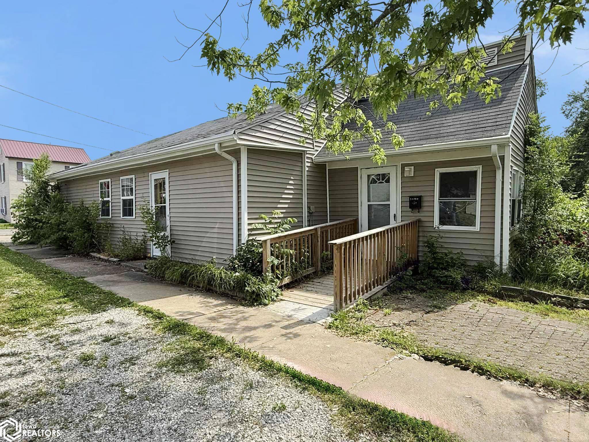 Hamilton, IL 61243,110 S 10th St
