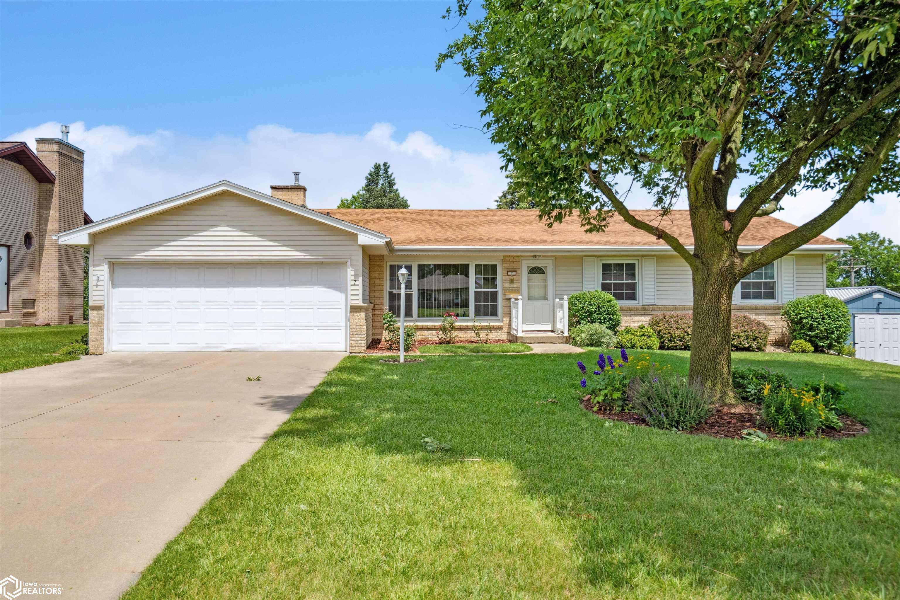 Marshalltown, IA 50158,7 Edgeland Dr