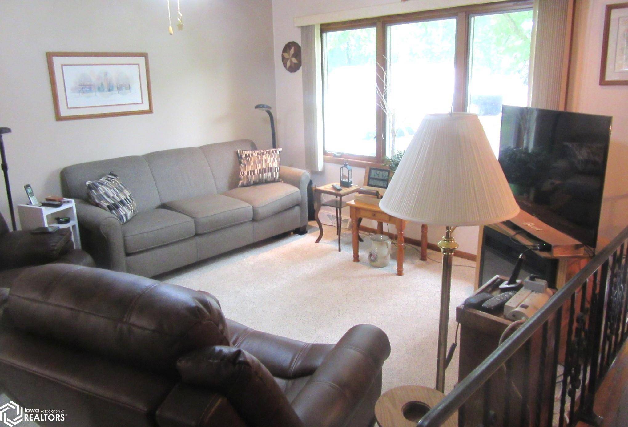 Forest City, IA 50436,935 W M St