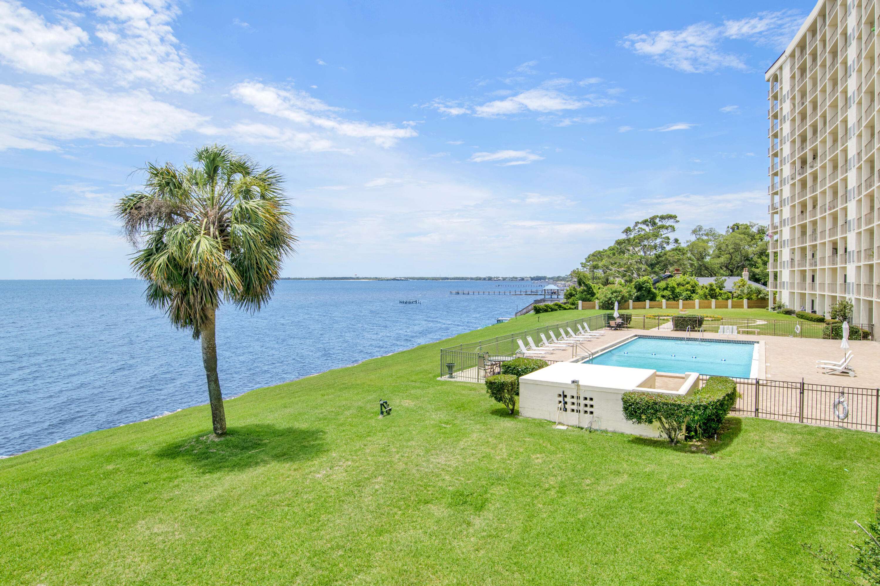 Pensacola, FL 32507,615 Bayshore Drive Drive  #201