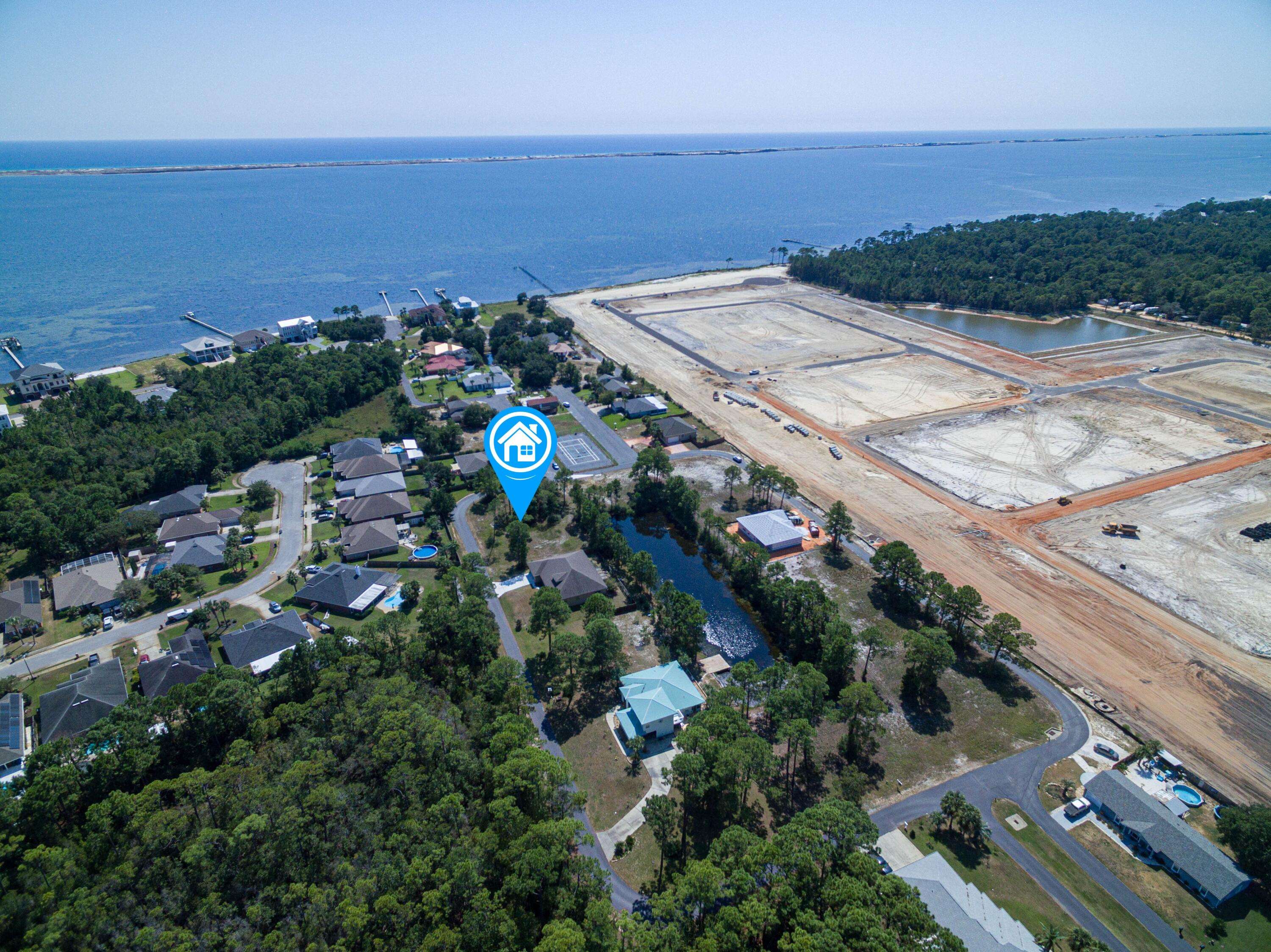 Gulf Breeze, FL 32563,1717 E Smugglers Cove Drive