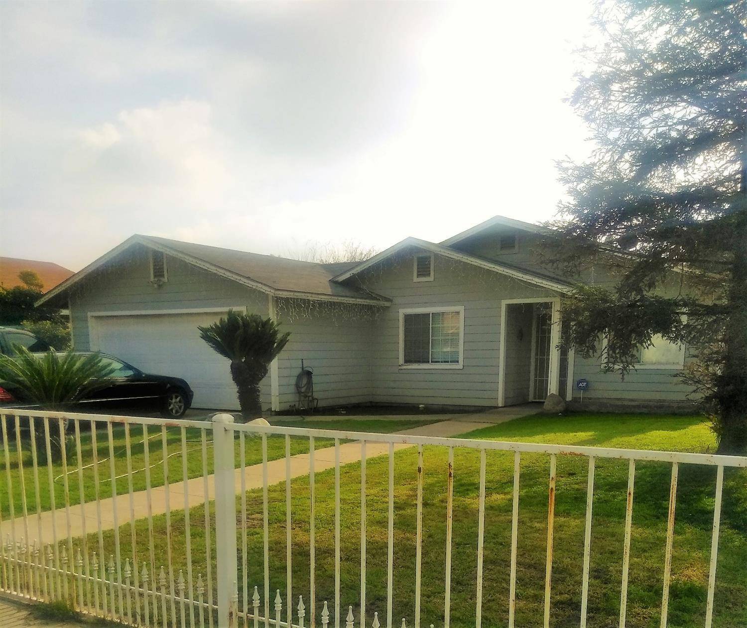 Pixley, CA 93256,803 E Lavonia Avenue